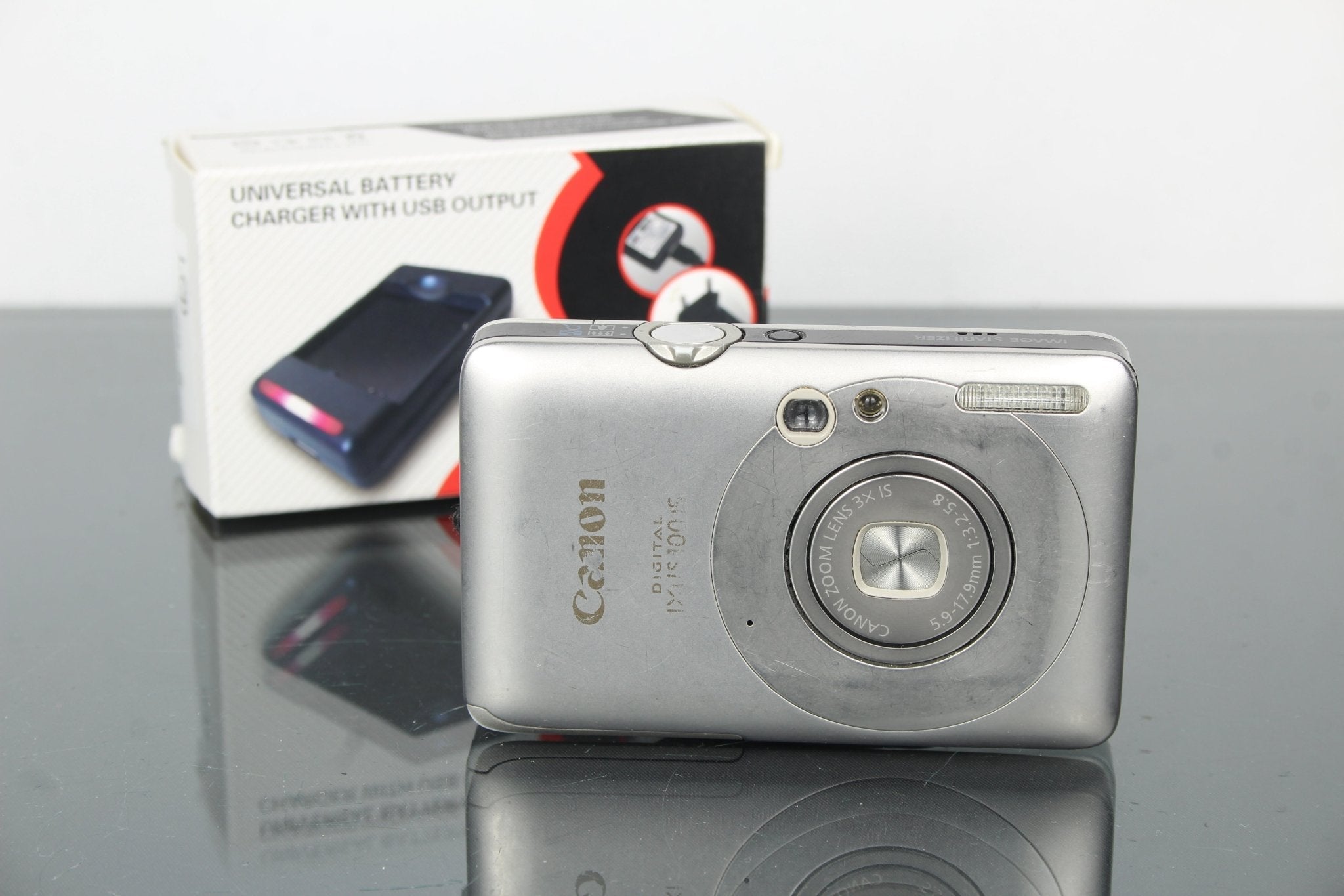 Canon Digital IXUS 100 IS Review – Pocket Retro Precision – Dutch