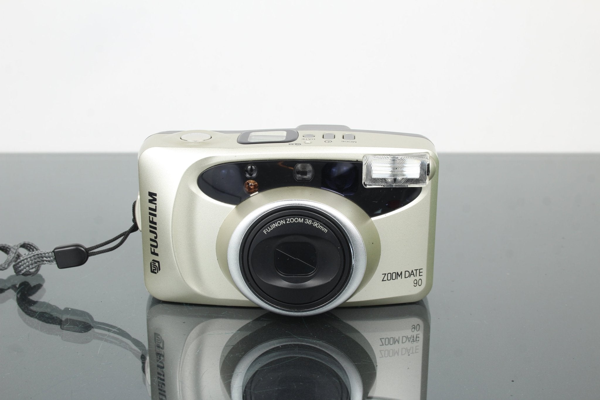 Fujifilm ZOOMDATE 90 Review – Film Compact Worth Rediscovering