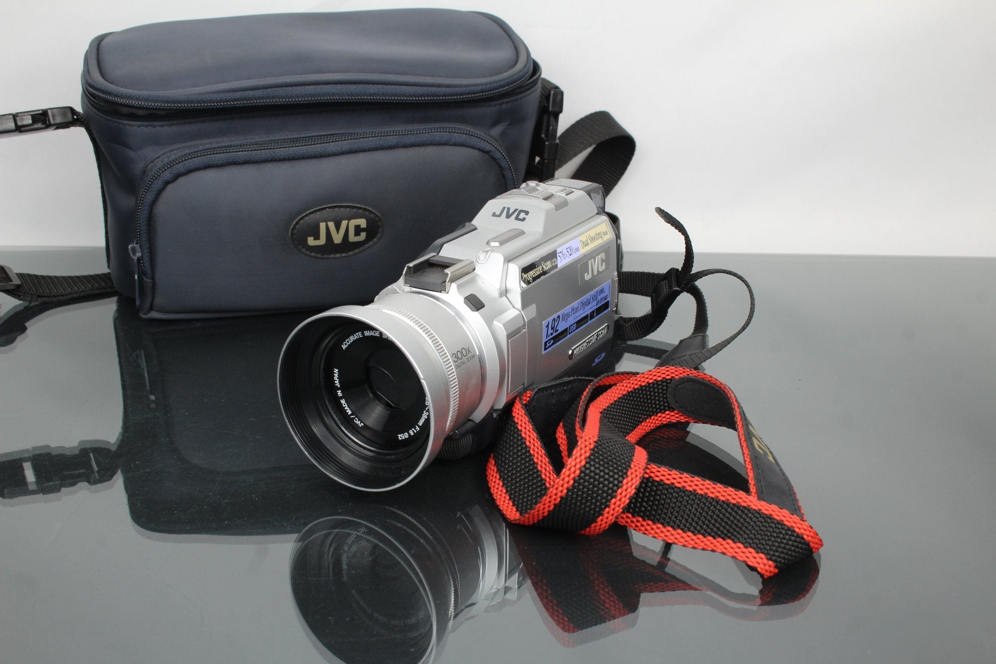 Fiche technique du JVC GR-DF540 Fiche technique du JVC GR-DF540