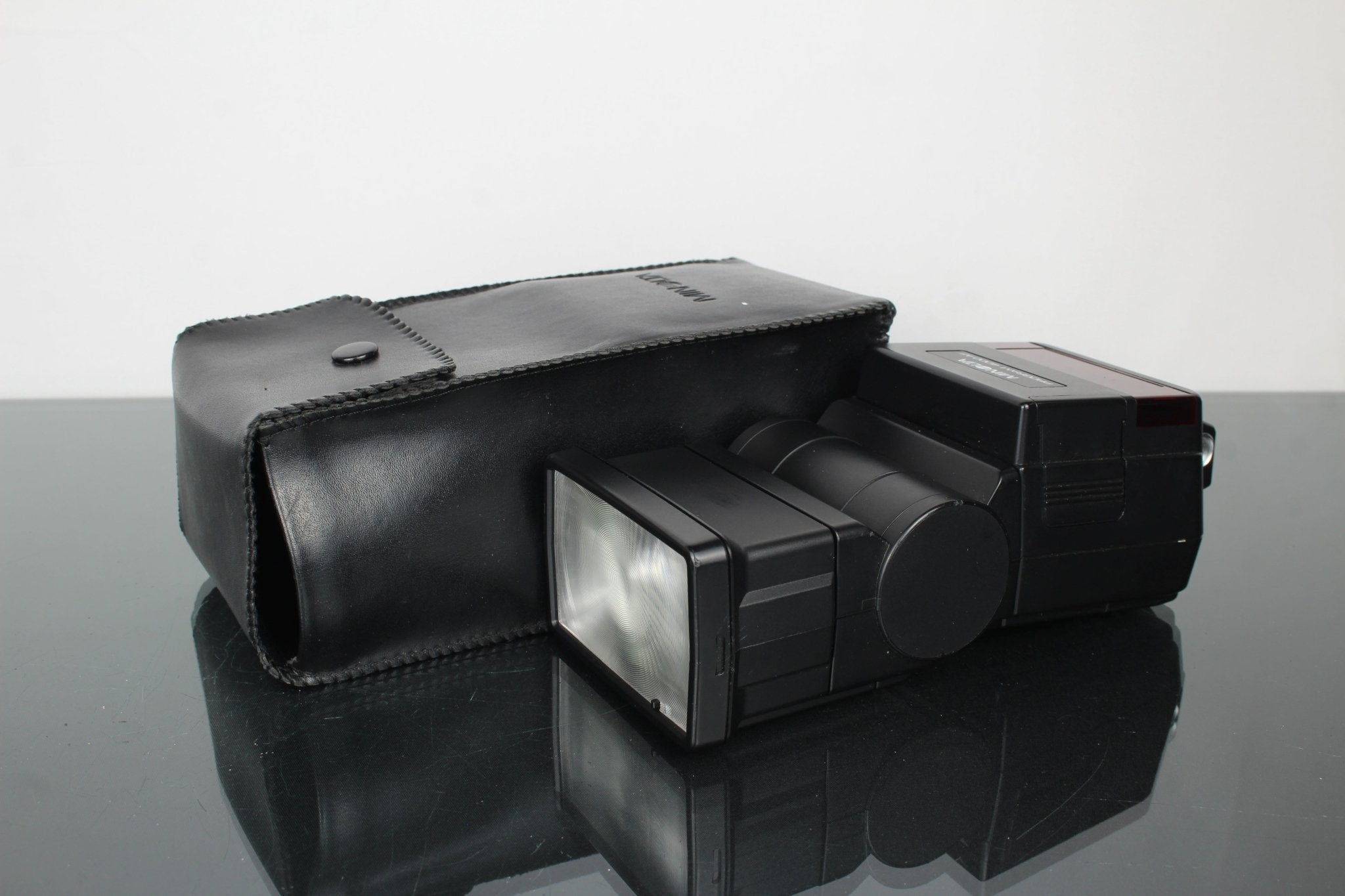 Minolta Program 4000 AF — Vintage Power and Creative Flash Control