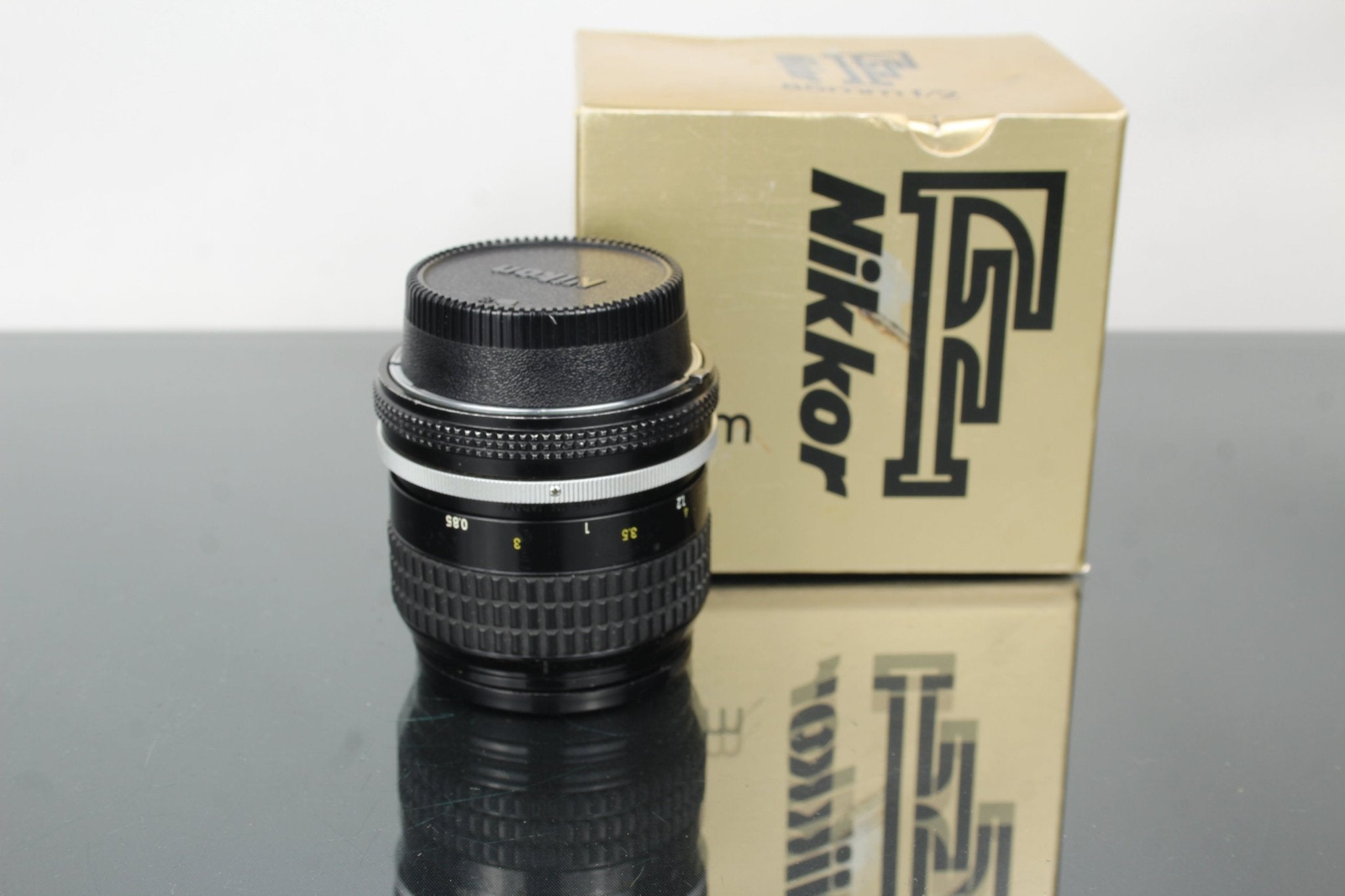 Nikkor F 85mm f/2 Review: Vintage Nikon Portrait Lens Guide 2025