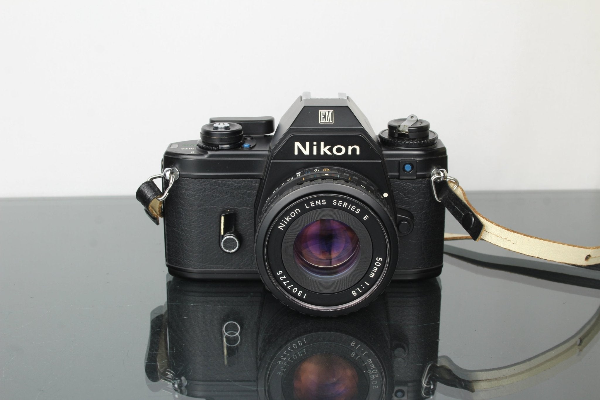 Nikon EM & 50mm f/1.8 Review: Compact Classic for 2025 – Dutch|Thrift