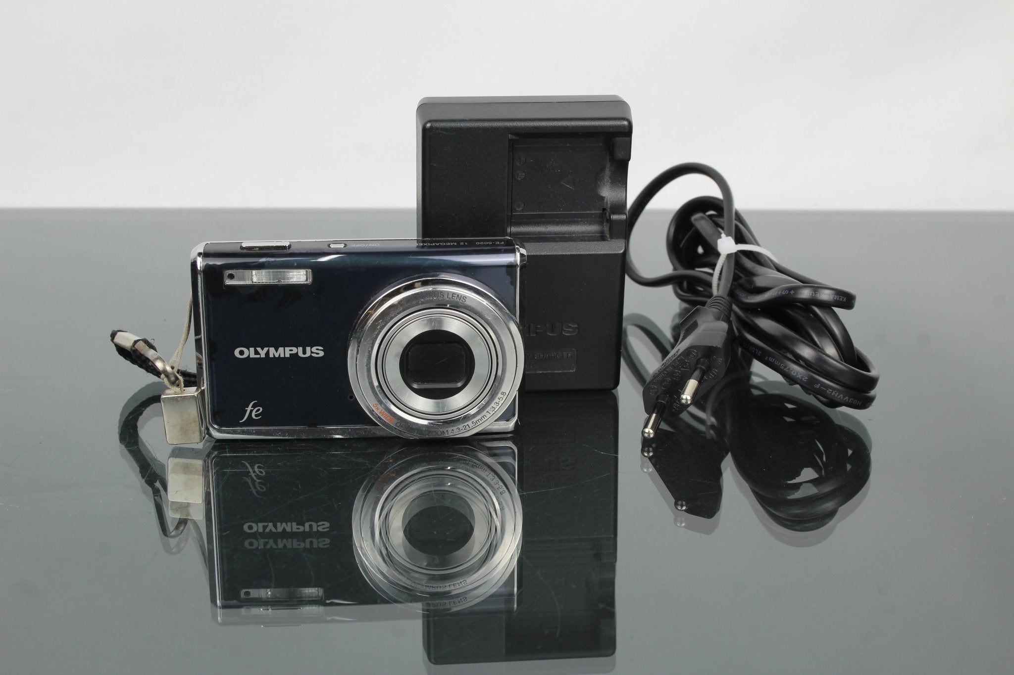 MRH-FE5020 オリンパス デジタルカメラ FE-5020 Olympus FE-5020 Second-Hand Guide for Creative Photographers