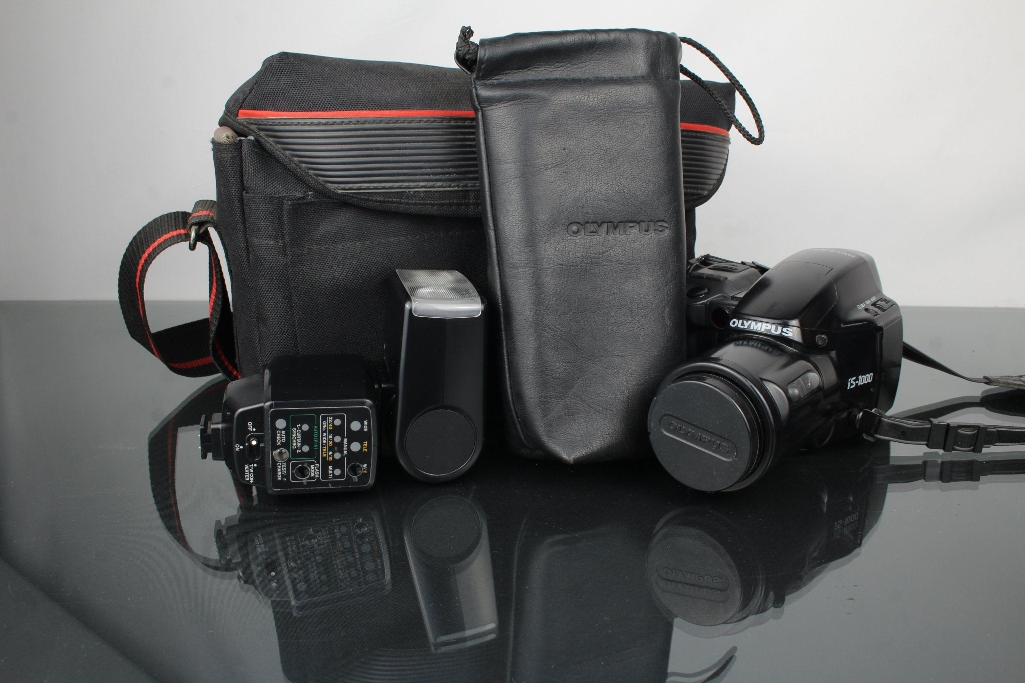 Olympus IS-1000 – The Bridge Between SLR Precision and Compact