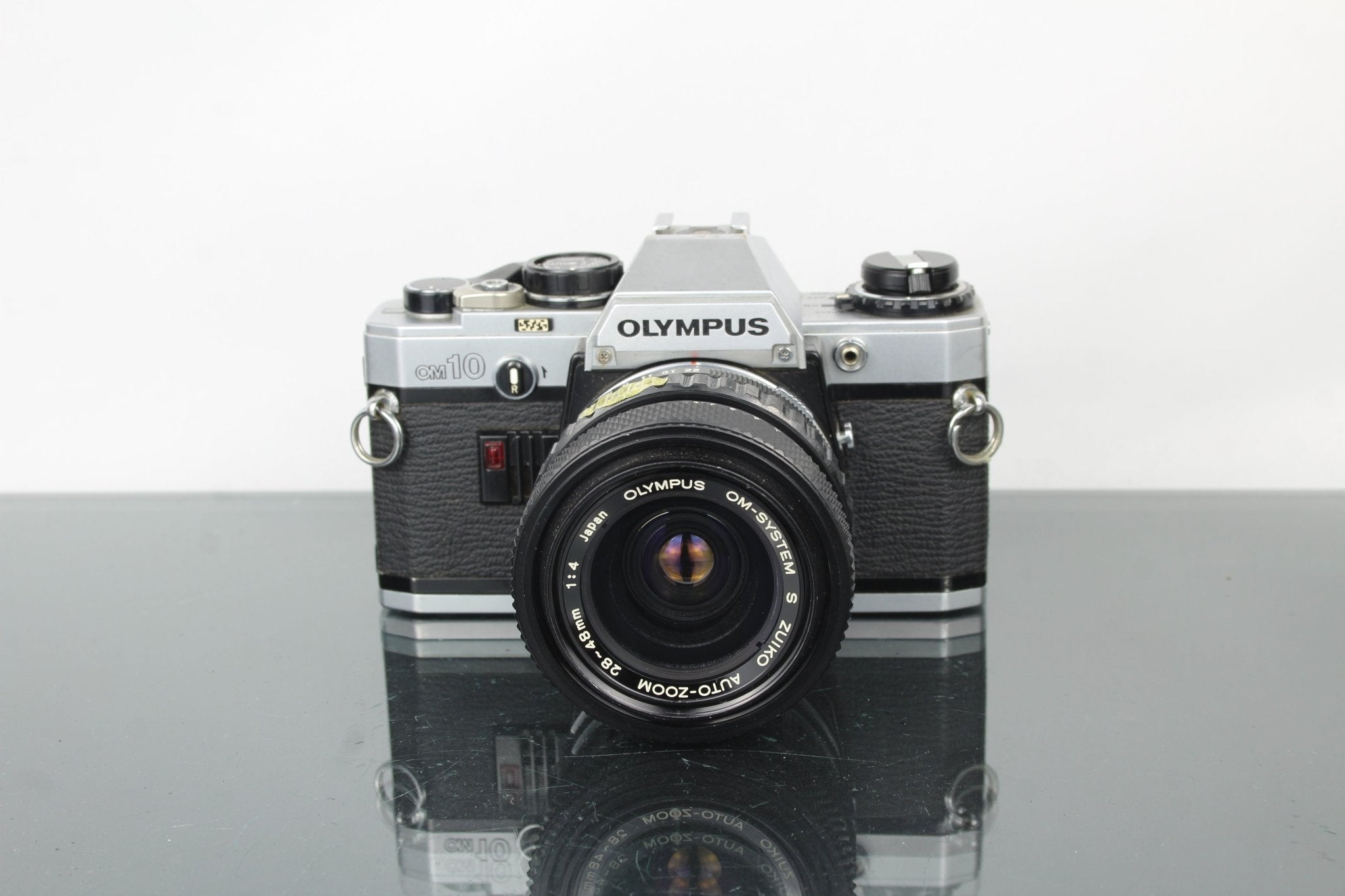 Olympus OM-10 + 28–48mm f/4: The Ideal Beginner Film Kit – Dutch