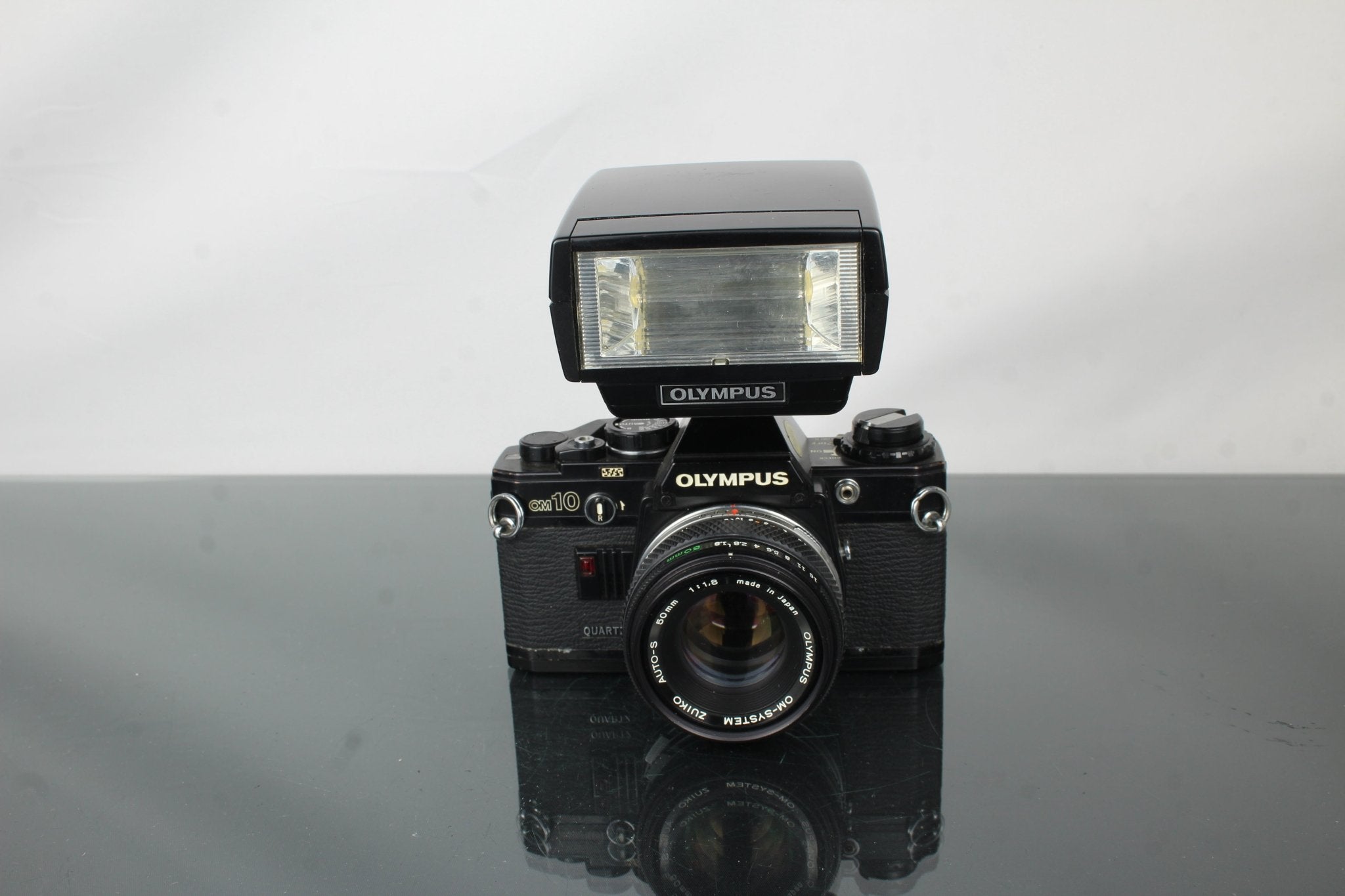 OLYMPUS OM10 一眼レフカメラ　フラッシュ Amazon.com : Olympus OM-10 OM10 35mm Manual Focus Film Camera And