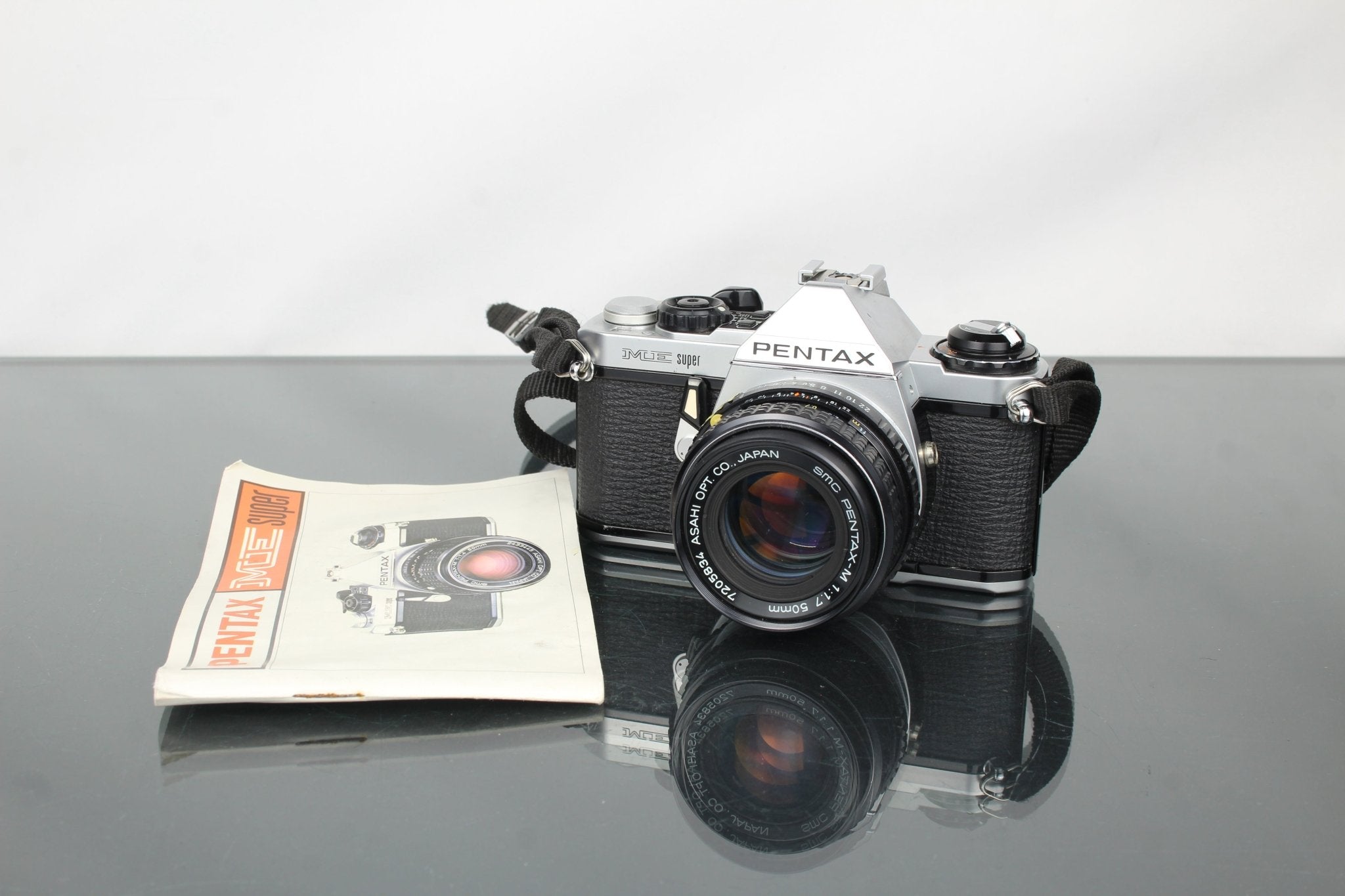 Pentax ME Super + 50mm f/1.7: Kit clásico de película aún
