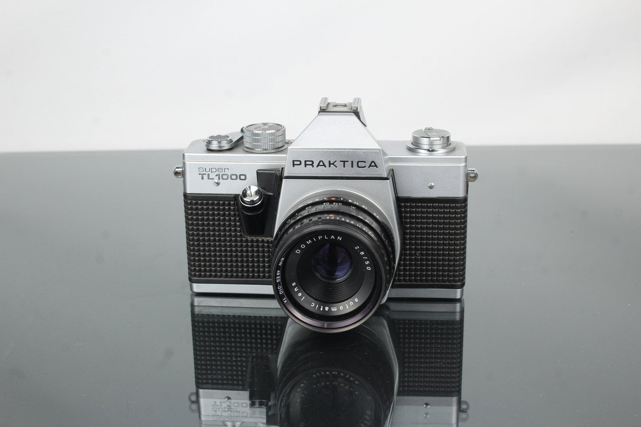 フィルムカメラ PRAKTICA TL 1000 & PENTACON 50mm F1.8 Praktica TL 1000 Review: Vintage 35mm SLR with 50mm f/1.8 Lens