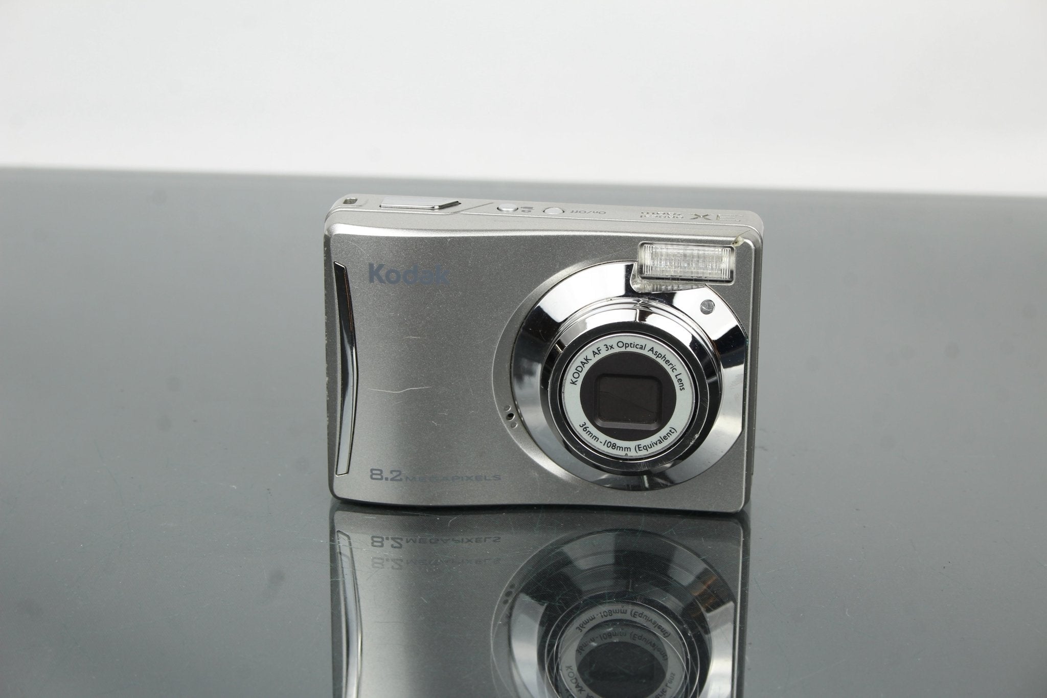 Rediscover the Kodak Easyshare C140: Digital Nostalgia in 2025