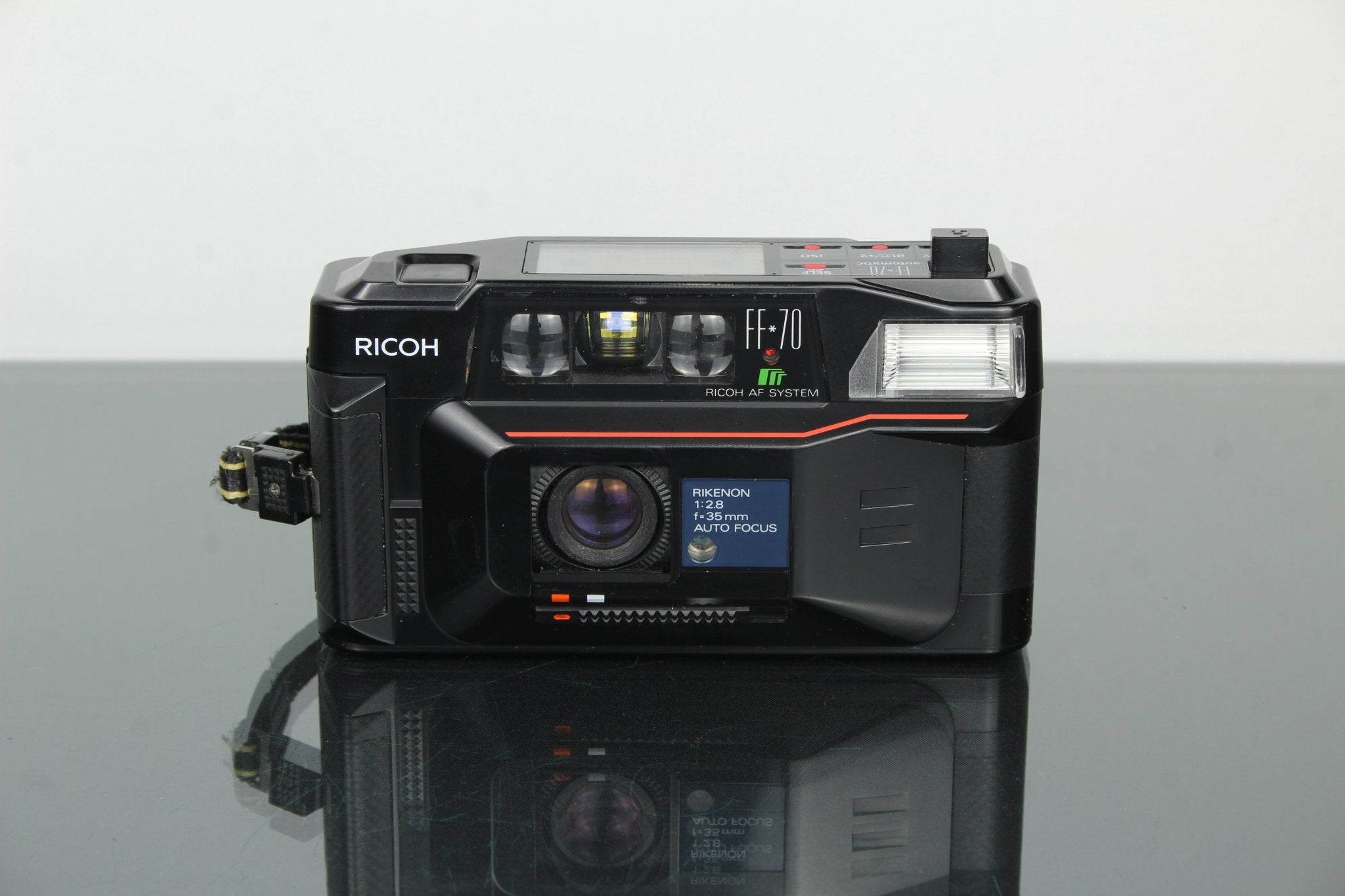 Ricoh FF 70 Review: A Pocketable Point-and-Shoot Classic – Dutch|Thrift Ricoh FF 70 Review: A Pocketable Point-and-Shoot Classic – Dutch|Thrift