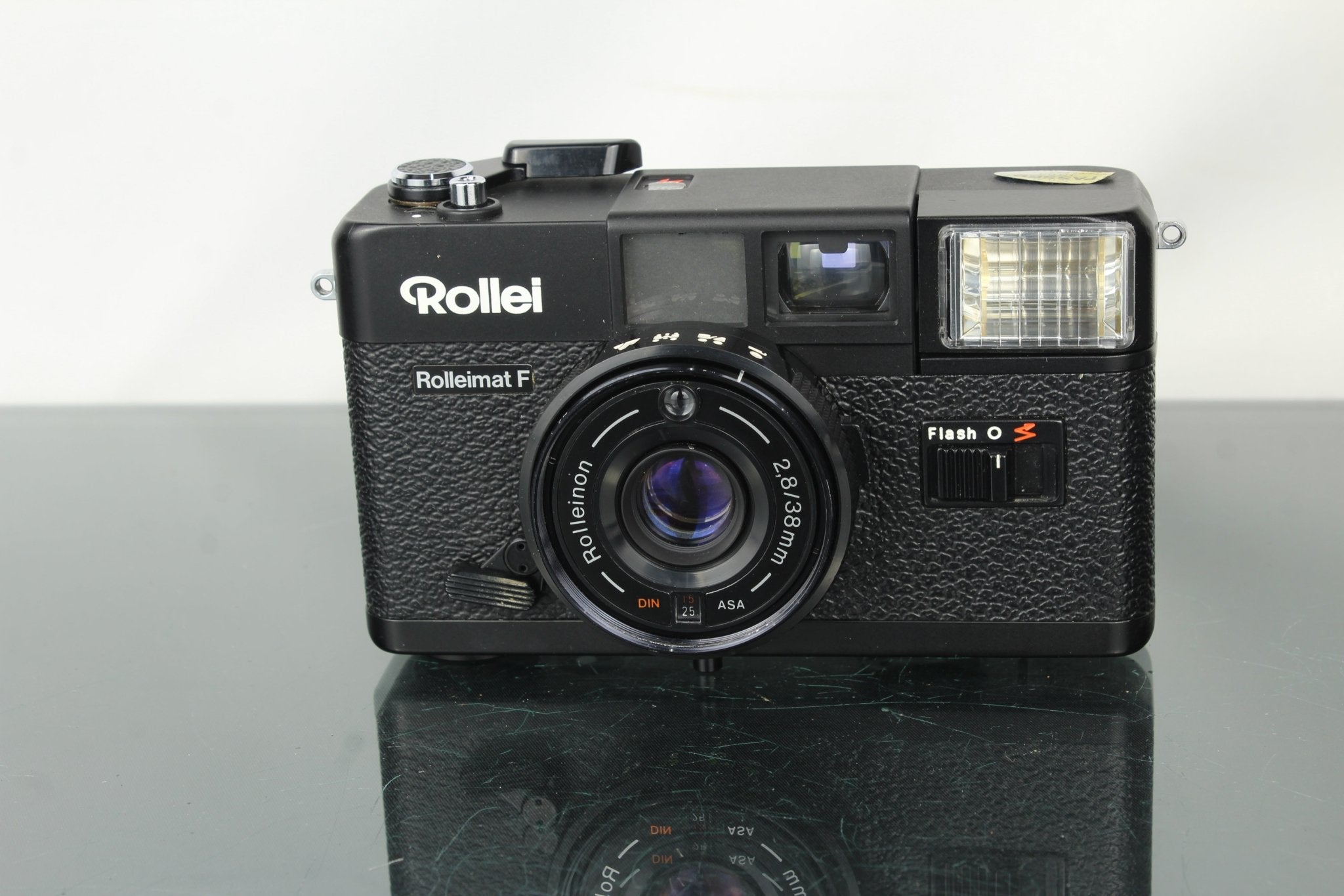 VTG Rollei Rolleimat AF-M 2.8 38 mm Autofocus Camera EUC Works Flash RARE VTG Rollei Rolleimat AF-M 2.8 38 mm Autofocus Camera EUC Works Flash RARE