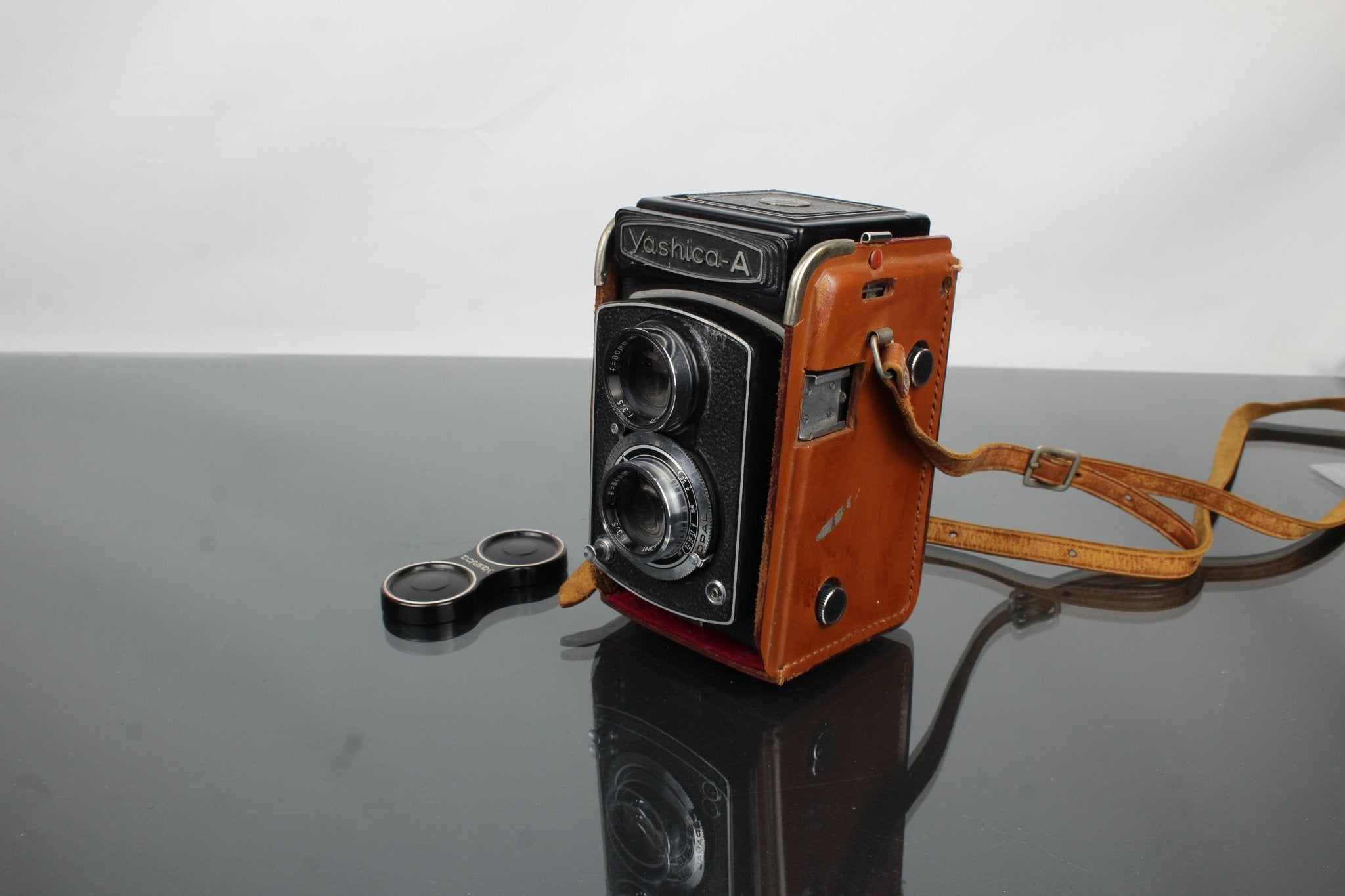 Yashica-A Twin Lens Reflex Film Camera Guide – Dutch|Thrift