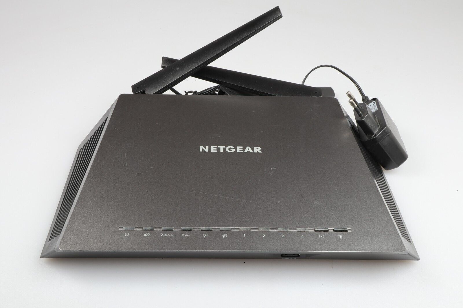 NetGear Nighthawk AC1900 Dual-Band WiFi 5 Router in hotsell Black