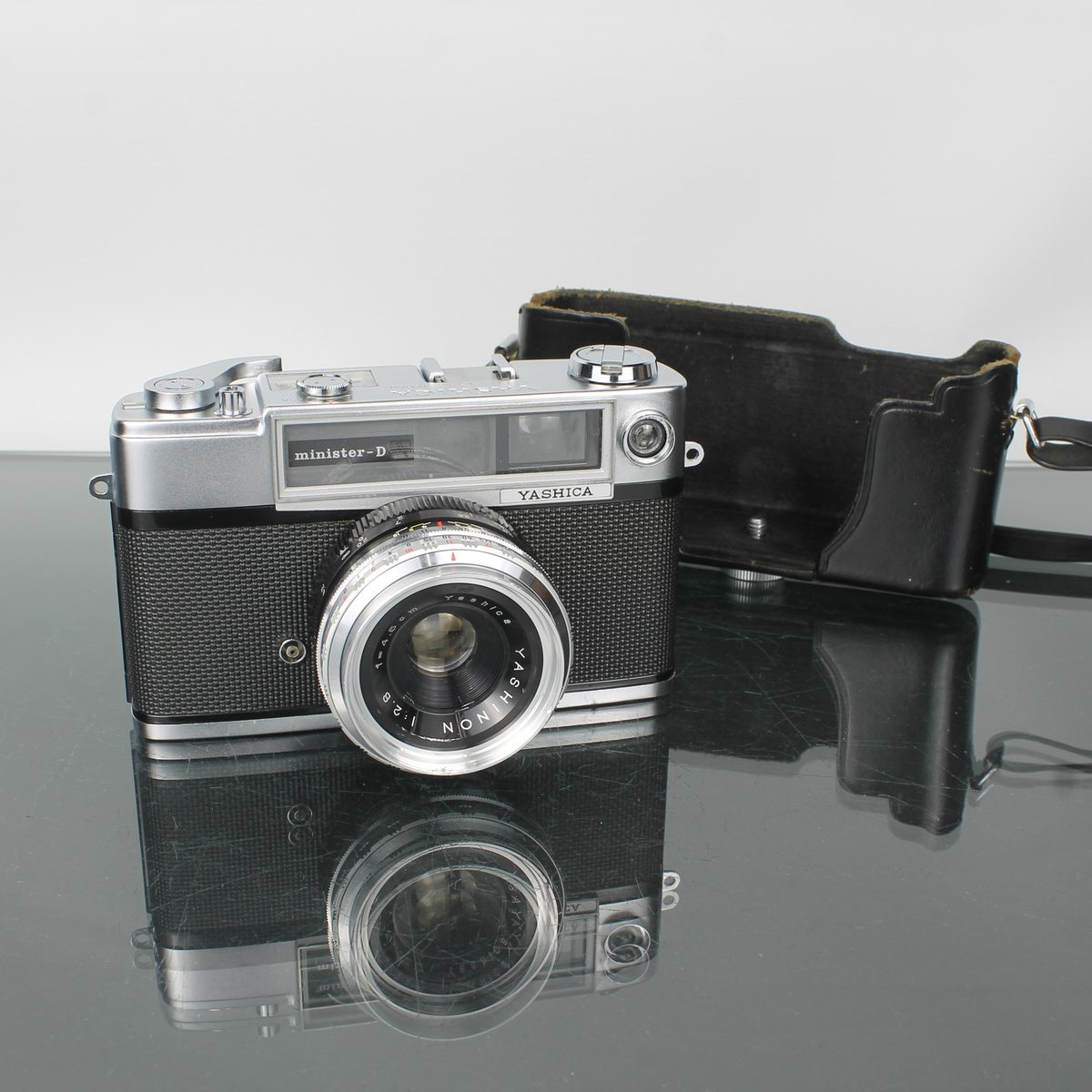 Yashica Minister-D 35mm Film Rangefinder Camera – Dutch|Thrift
