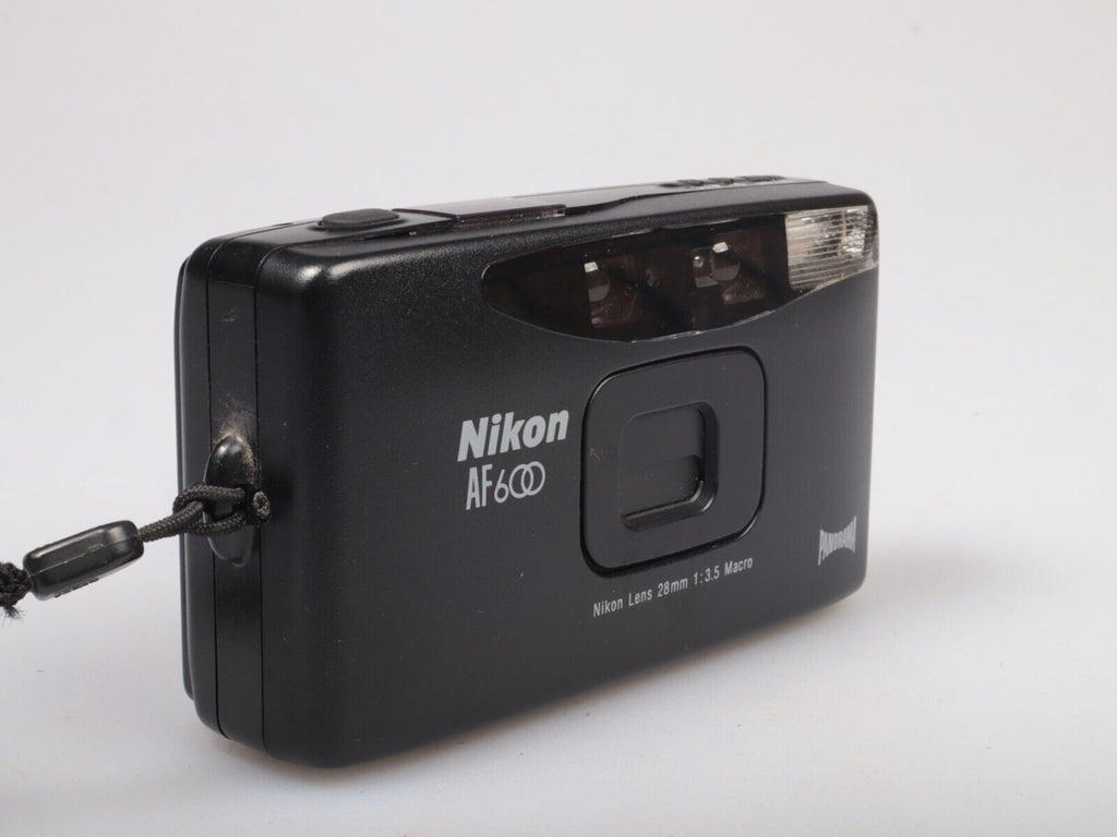 Nikon AF 600 | 35mm Point And Shoot Film Camara | 28mm F3.5 Macro