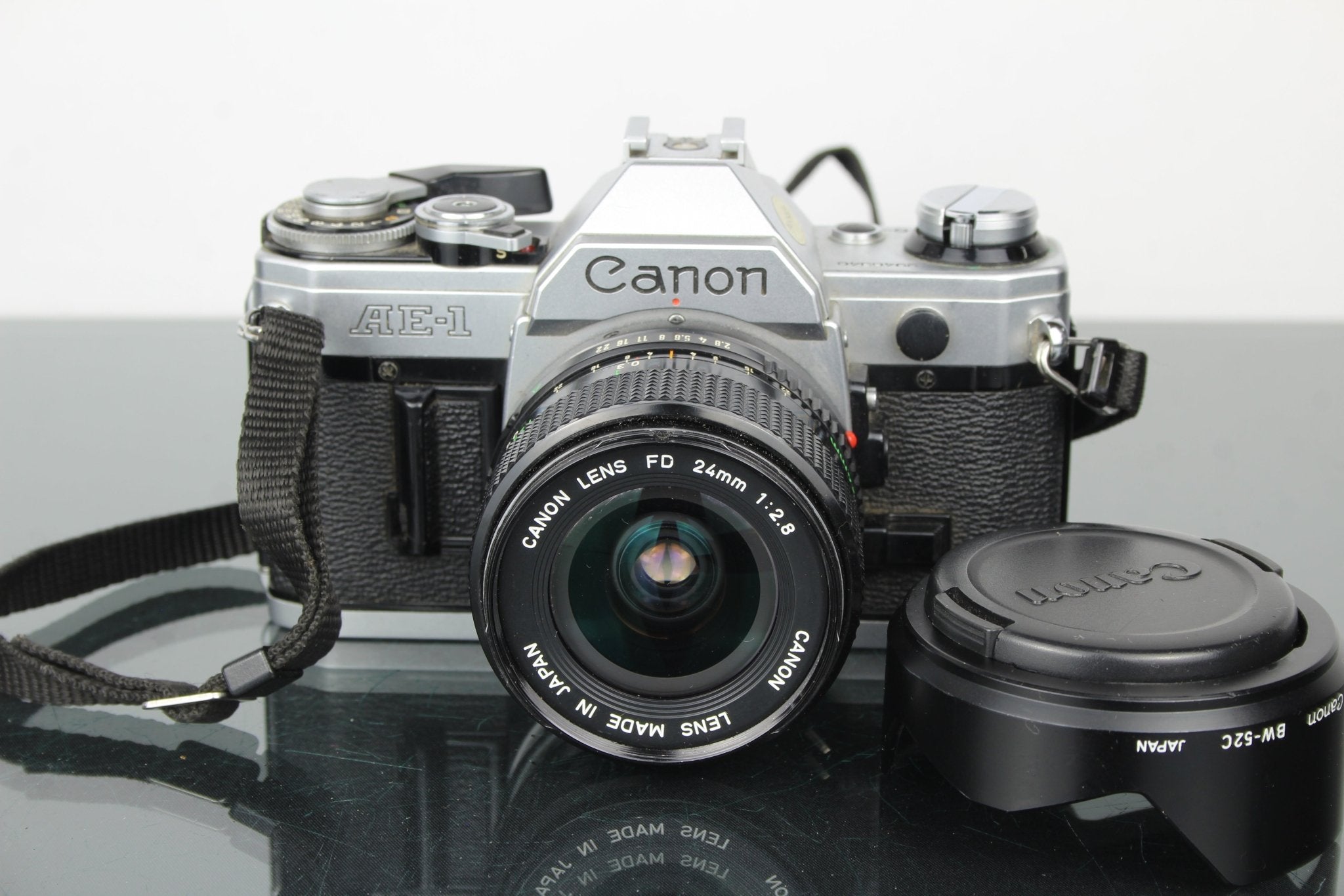 Canon AE-1 ダブルレンズセット　#9411 Canon AE-1 + 24mm f/2.8 Review: A Classic Street Kit – Dutch|Thrift