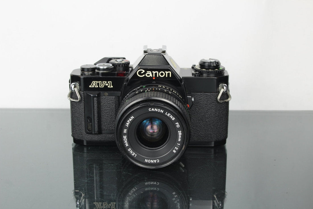 Canon AV-1 + FD 28mm f/2.8: Classic Kit for Film Beginners - Dutch|Thrift