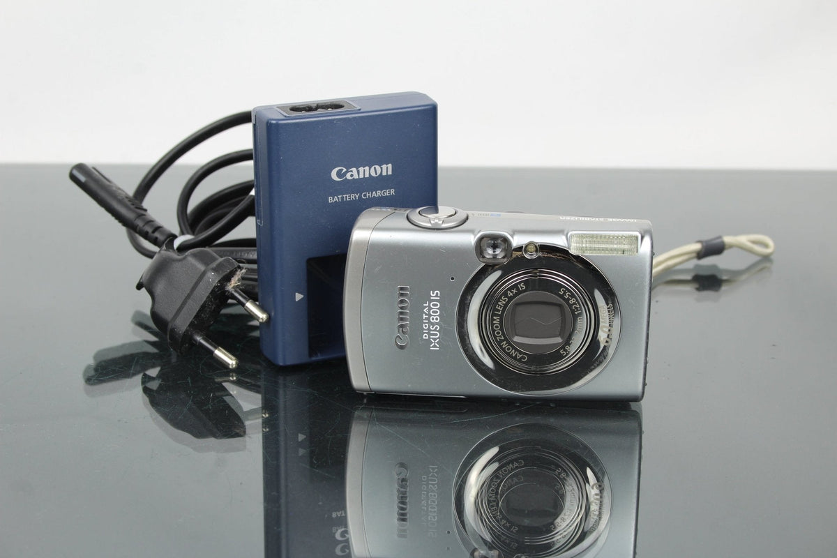 canon-digital-ixus-800-is-a- 