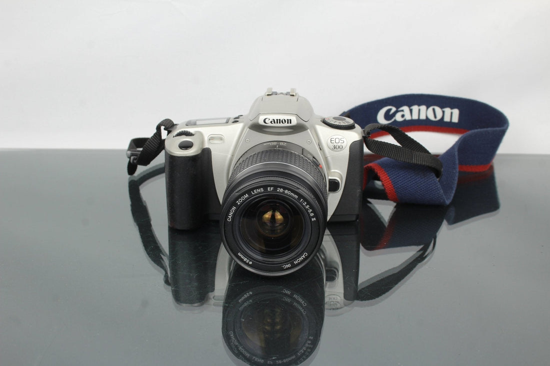 Canon EOS 300 + 28–80mm Review: Classic 35mm Kit in 2025 - Dutch|Thrift