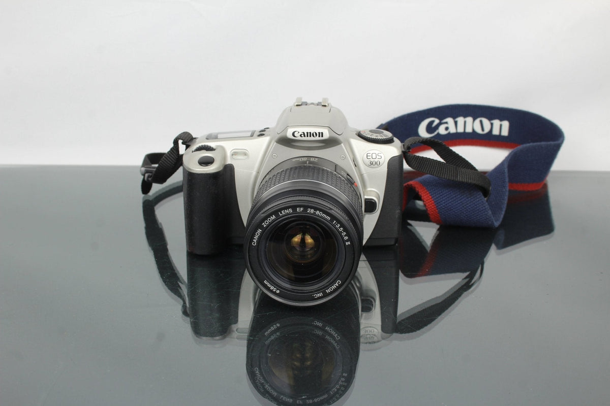 Canon EOS 300 + 28–80mm Review: Classic 35mm Kit in 2025 – Dutch 