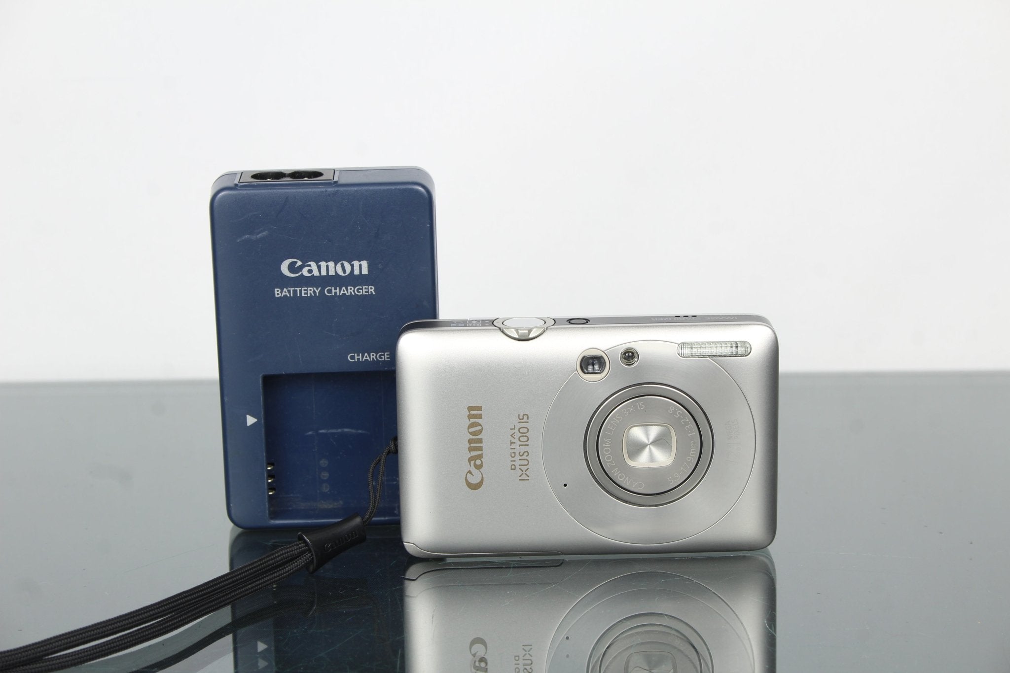 Canon IXUS 100 IS ゴールド バッテリーチャージャー付き canon-ixus-100-is-a-2009-