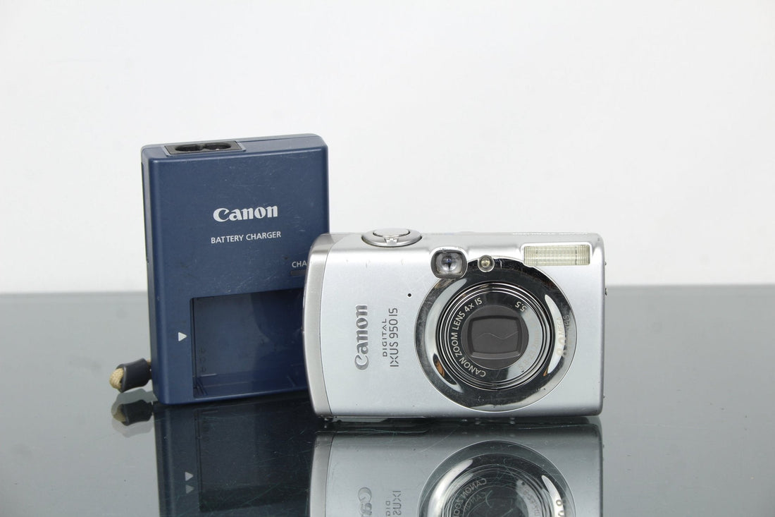 Canon IXUS 950 IS Review: A Compact Classic for Creators - Dutch|Thrift