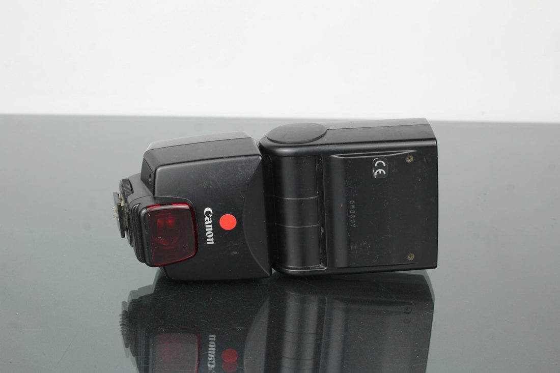 Canon Speedlite 380EX Review & Buying Guide for 2025 - Dutch|Thrift