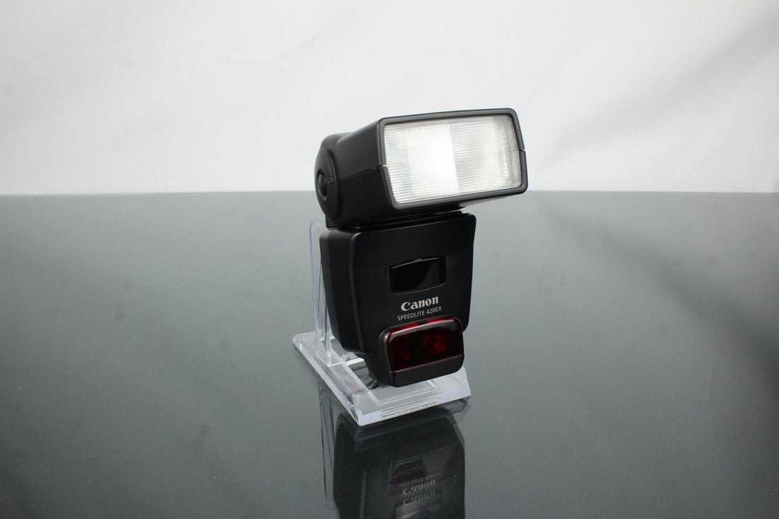 Canon Speedlite 420EX Review: Classic Flash for Modern Creators - Dutch|Thrift