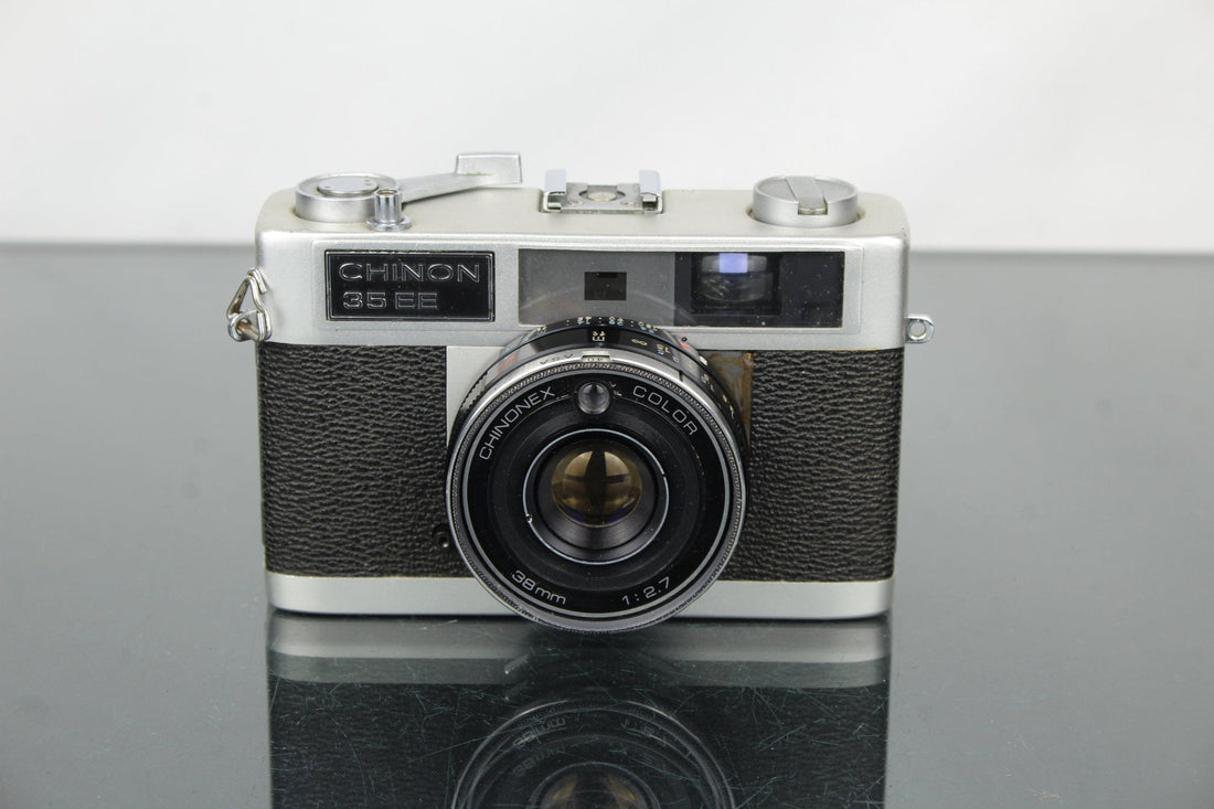 Chinon 35 EE Review: Compact Zone-Focus 35mm Film Gem - Dutch|Thrift