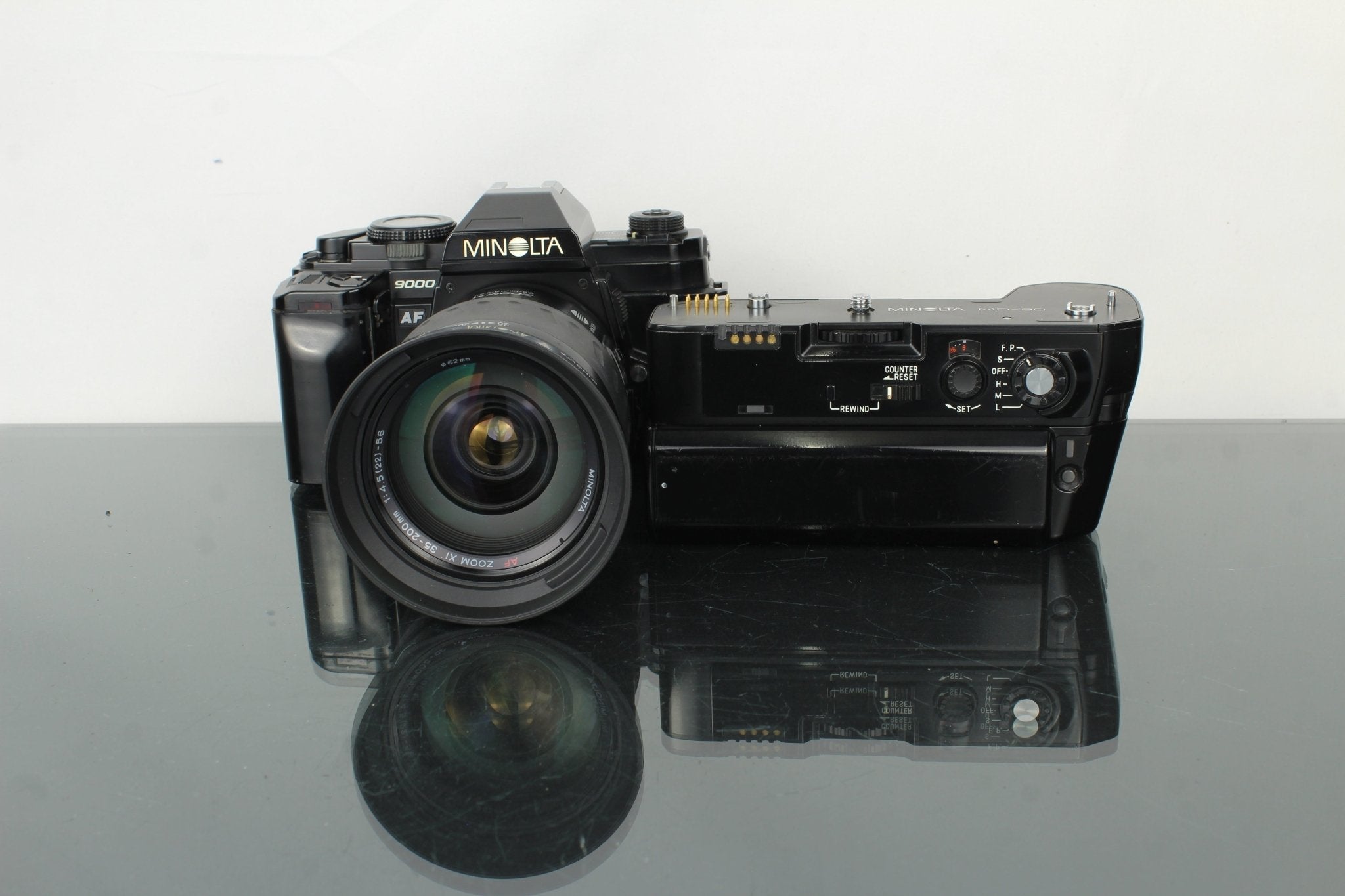 exploring-the-minolta-9000-af-