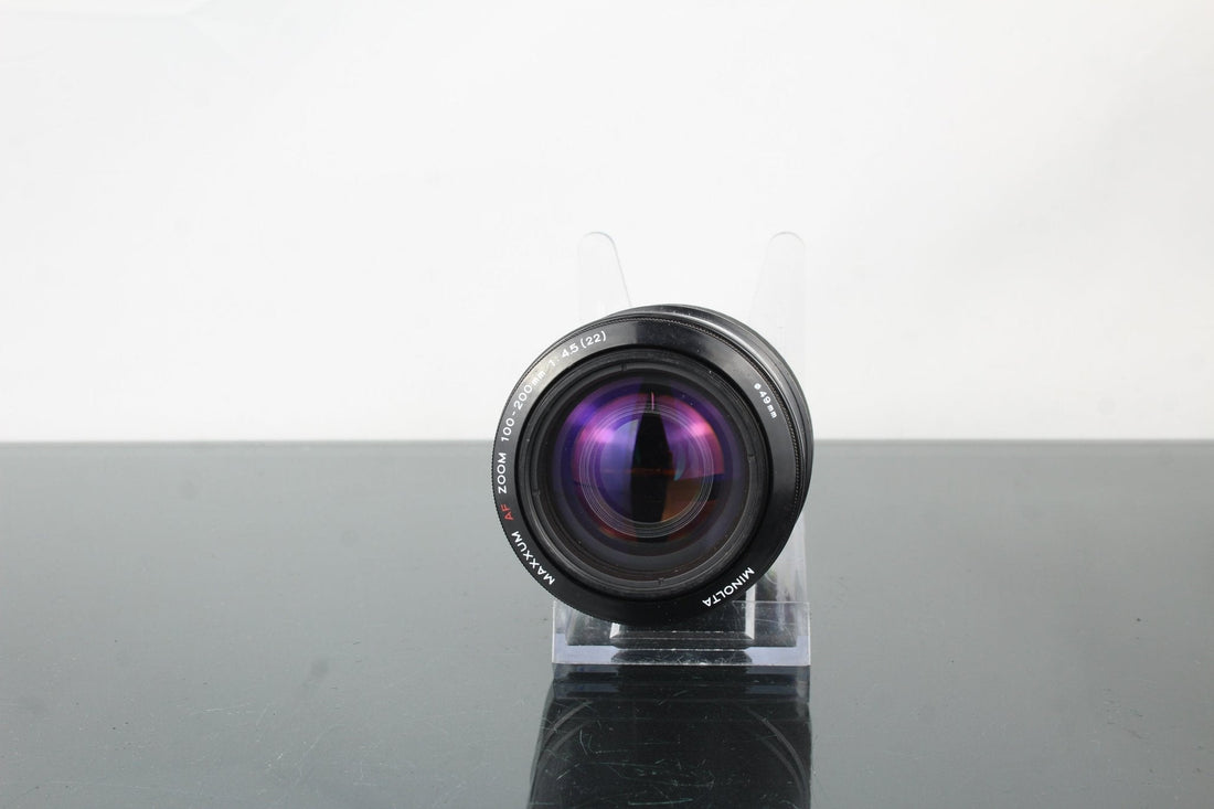 Exploring the Minolta AF 100–200mm f/4.5 Telephoto Lens - Dutch|Thrift