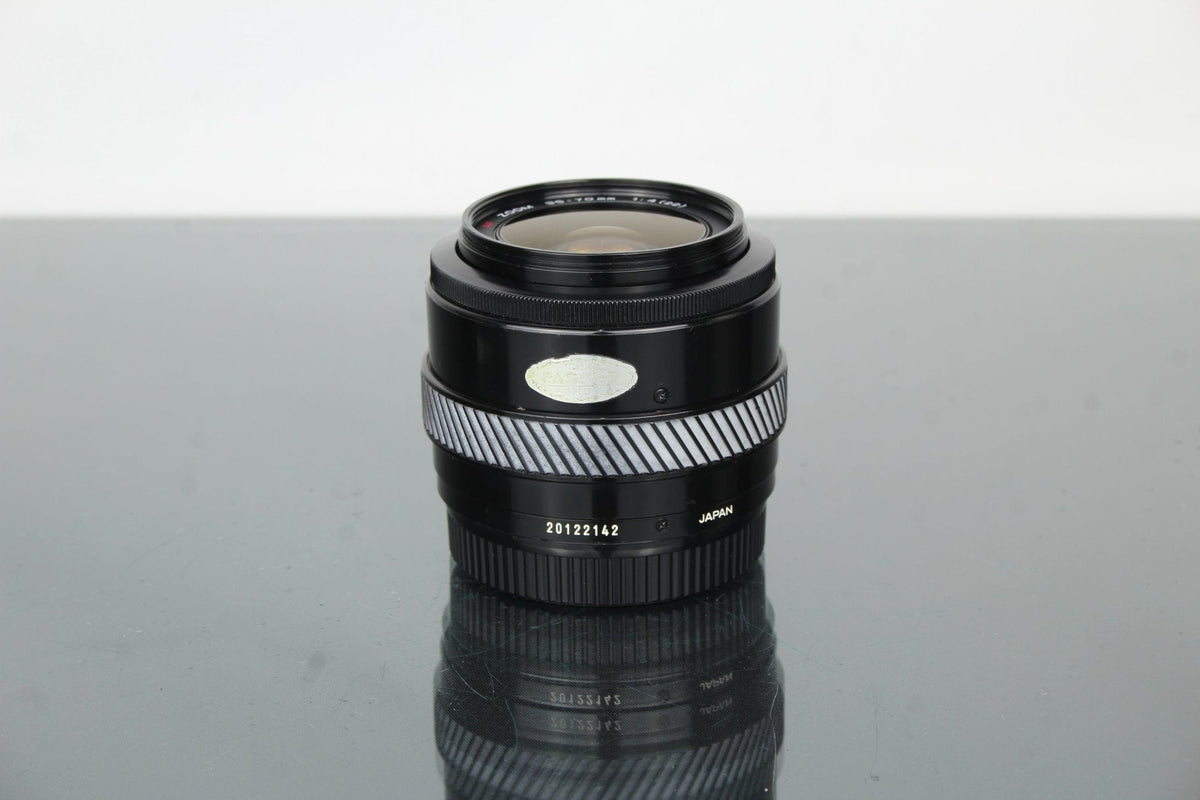Exploring the Minolta AF Zoom 35-70mm f/4 A Mount Lens – Dutch|Thrift