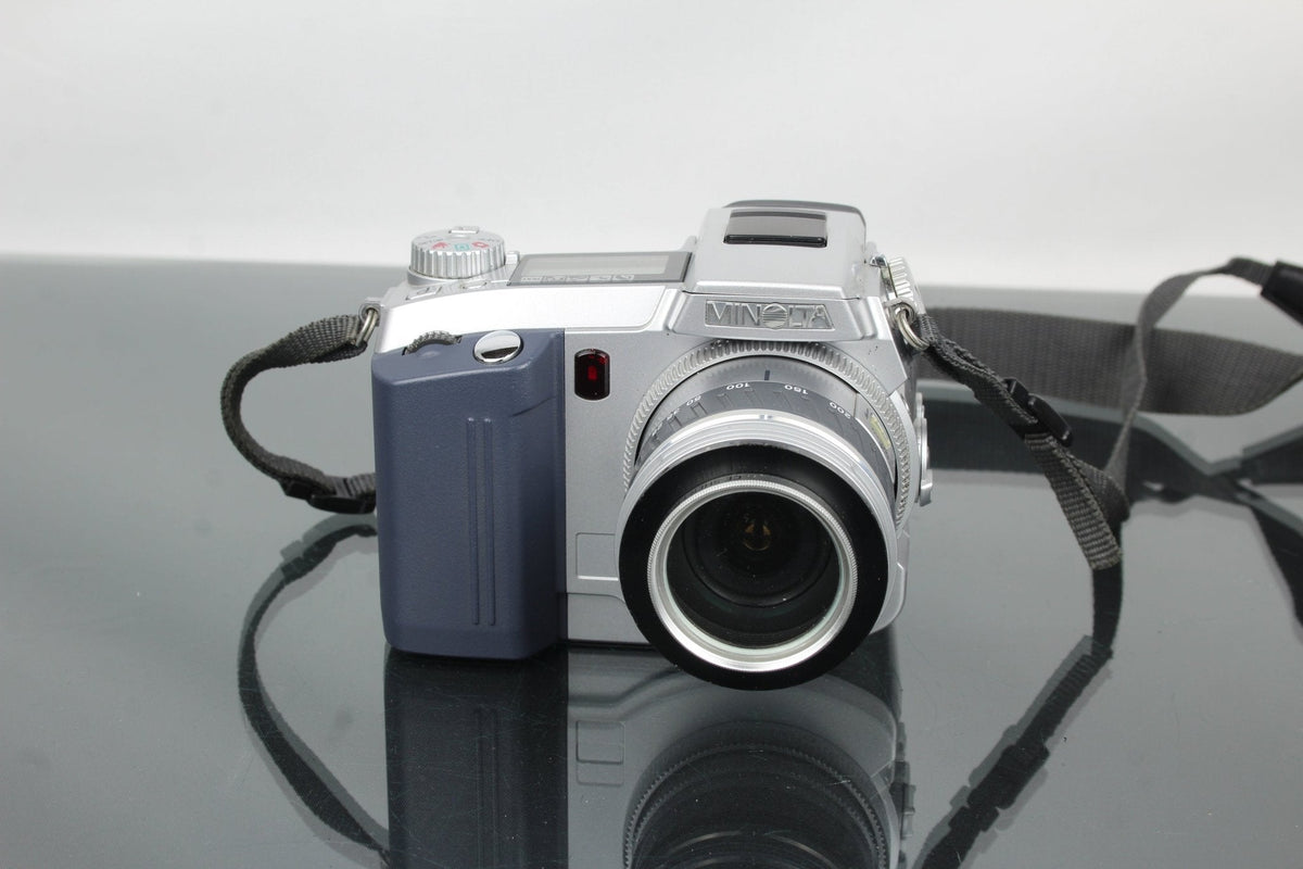 Exploring the Minolta Dimage 7: Early Digital Magic Reborn – Dutch 