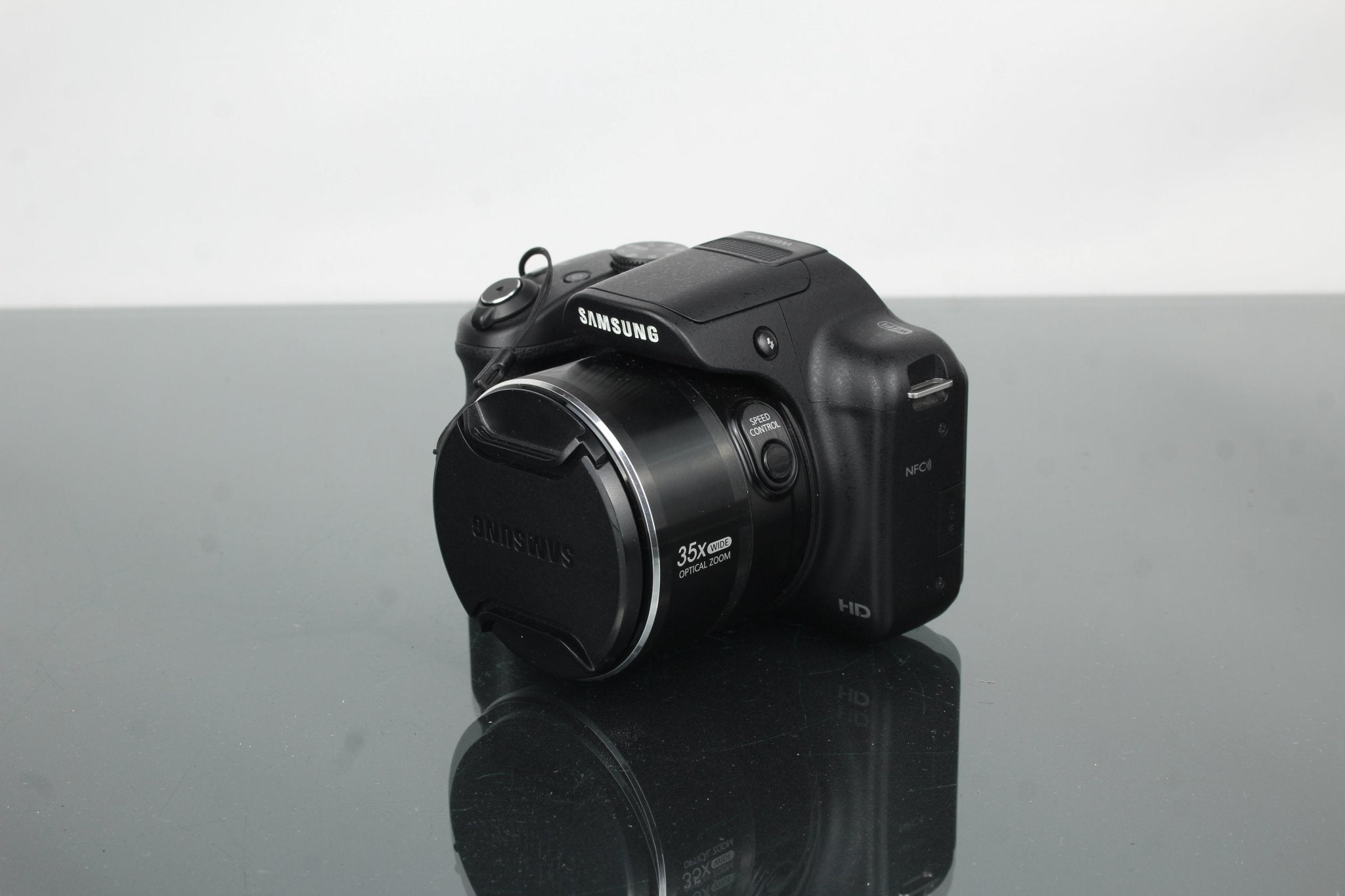 Exploring the Samsung WB1100F: A Classic Bridge Camera Revisited