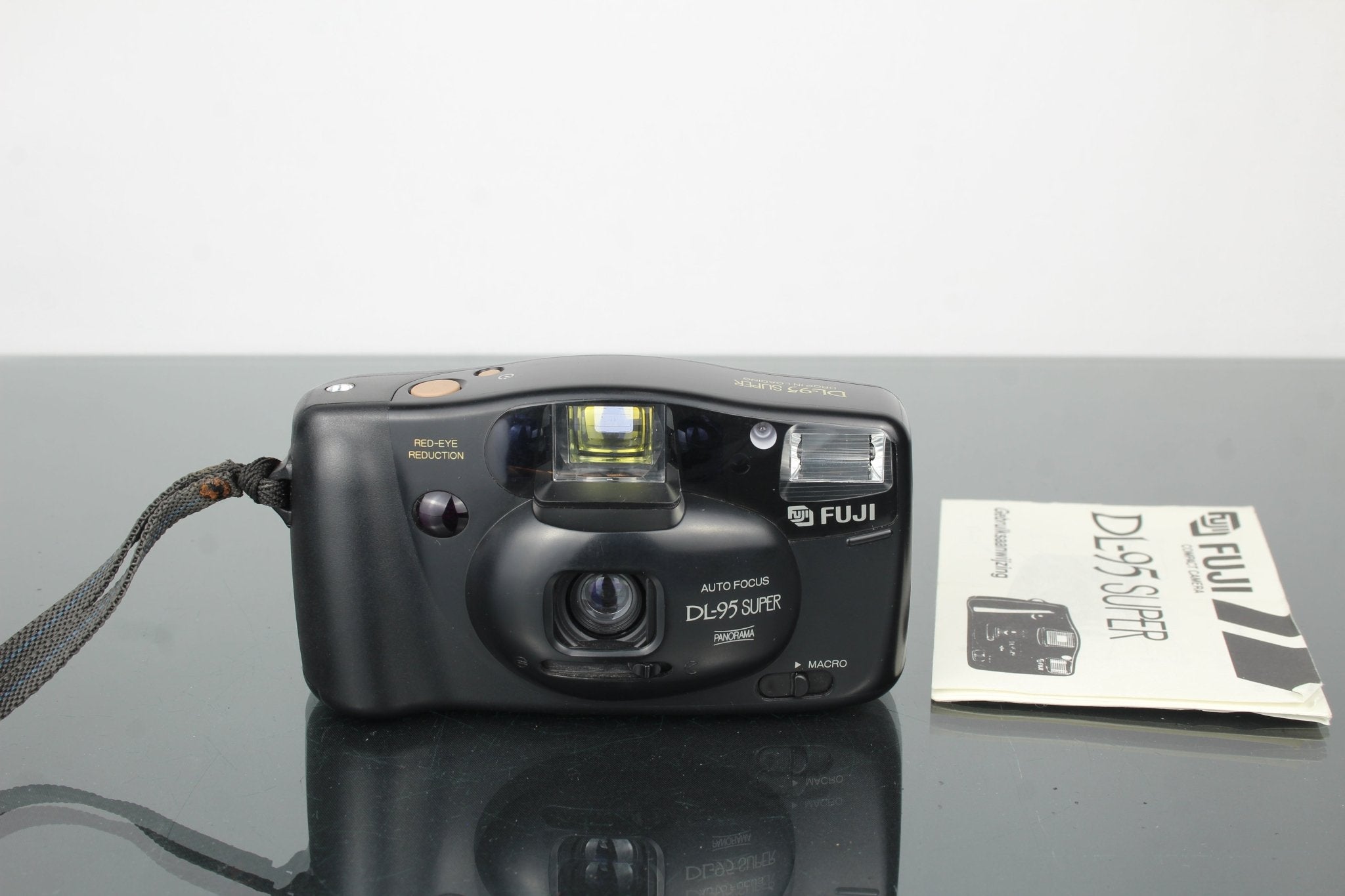 Fuji DL-95 Super Review: 35mm Point & Shoot Film Gem – Dutch|Thrift