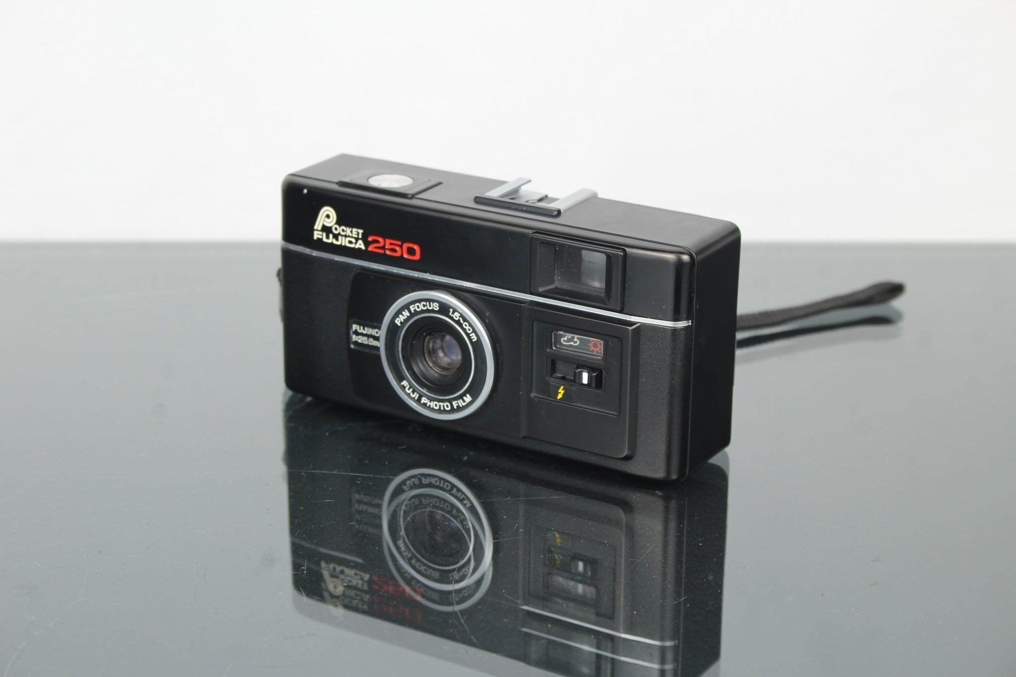 フジカ　ポケットフジカ250 1977年 110フイルム【ポケットカメラ　美品】 fujica-pocket-250-the-tiny-110