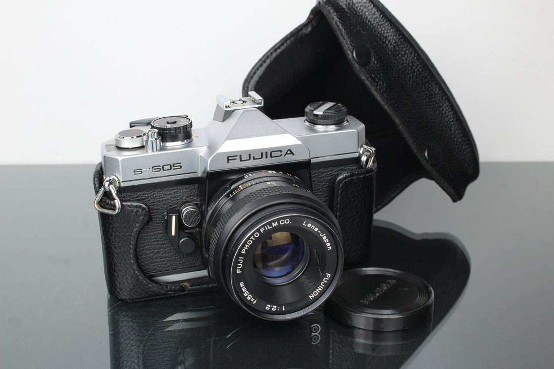 Fujica ST605 + 55mm f/2.2 Review: Classic M42 Film Gem - Dutch|Thrift