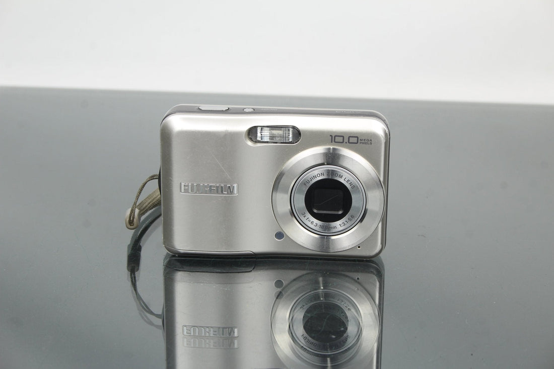 Fujifilm A100 (2009): Vintage Compact Magic in 2025 - Dutch|Thrift