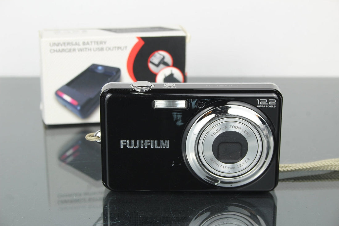 FujiFilm Finepix J30 Review: Retro Compact Camera Guide - Dutch|Thrift