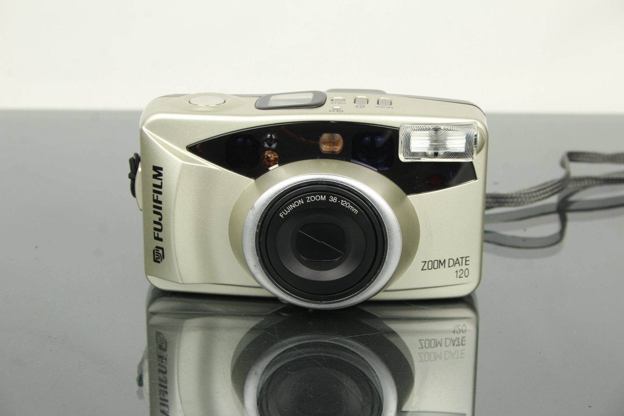 FujiFilm Zoom 120 Review: Compact Film Simplicity That Lasts
