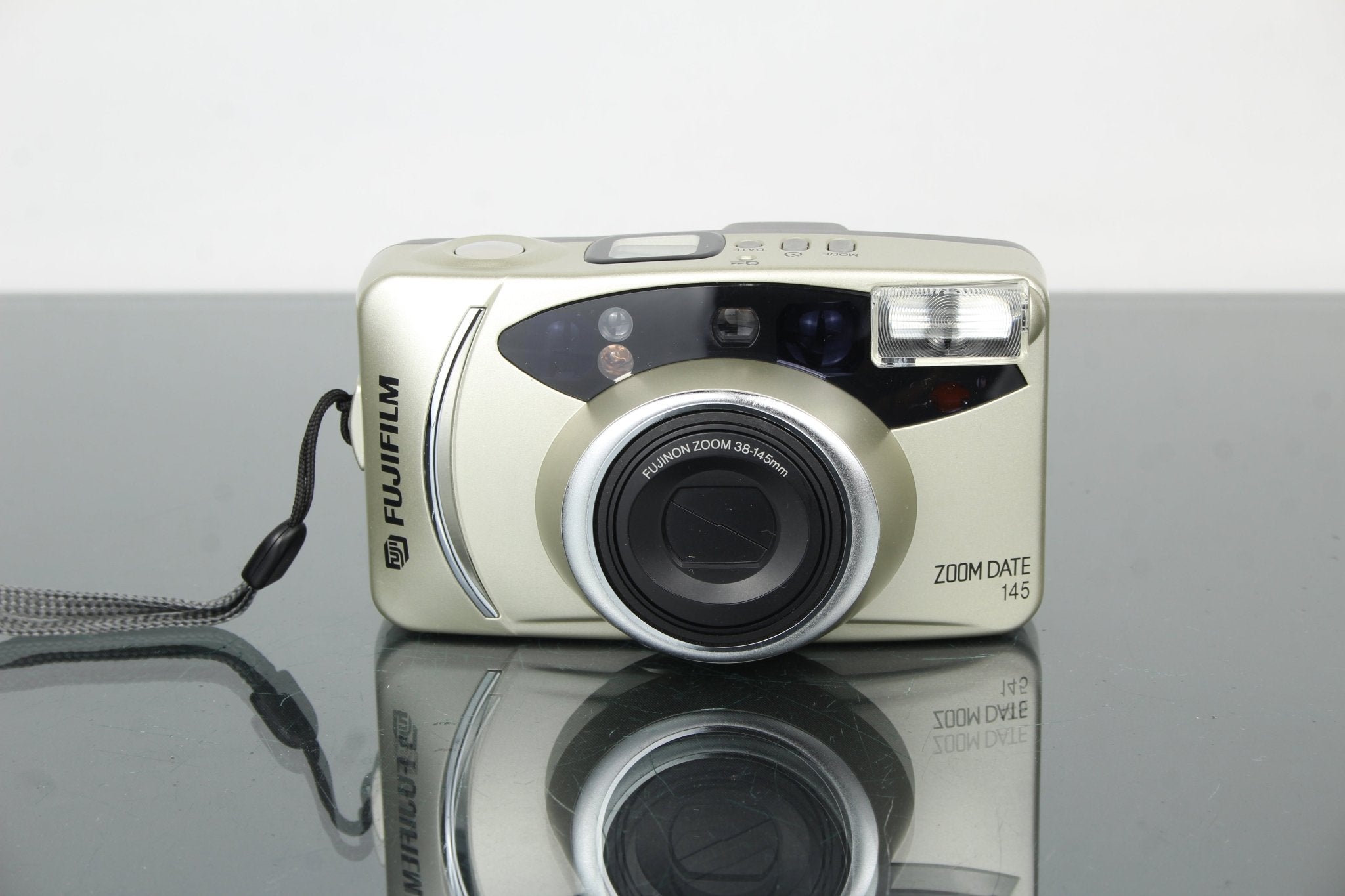 フィルムカメラ Fujifilm Zoom Date 120V G0415-0328-4ID Fujifilm Zoom Date 145 Review: Compact 35mm Zoom for Everyday Film