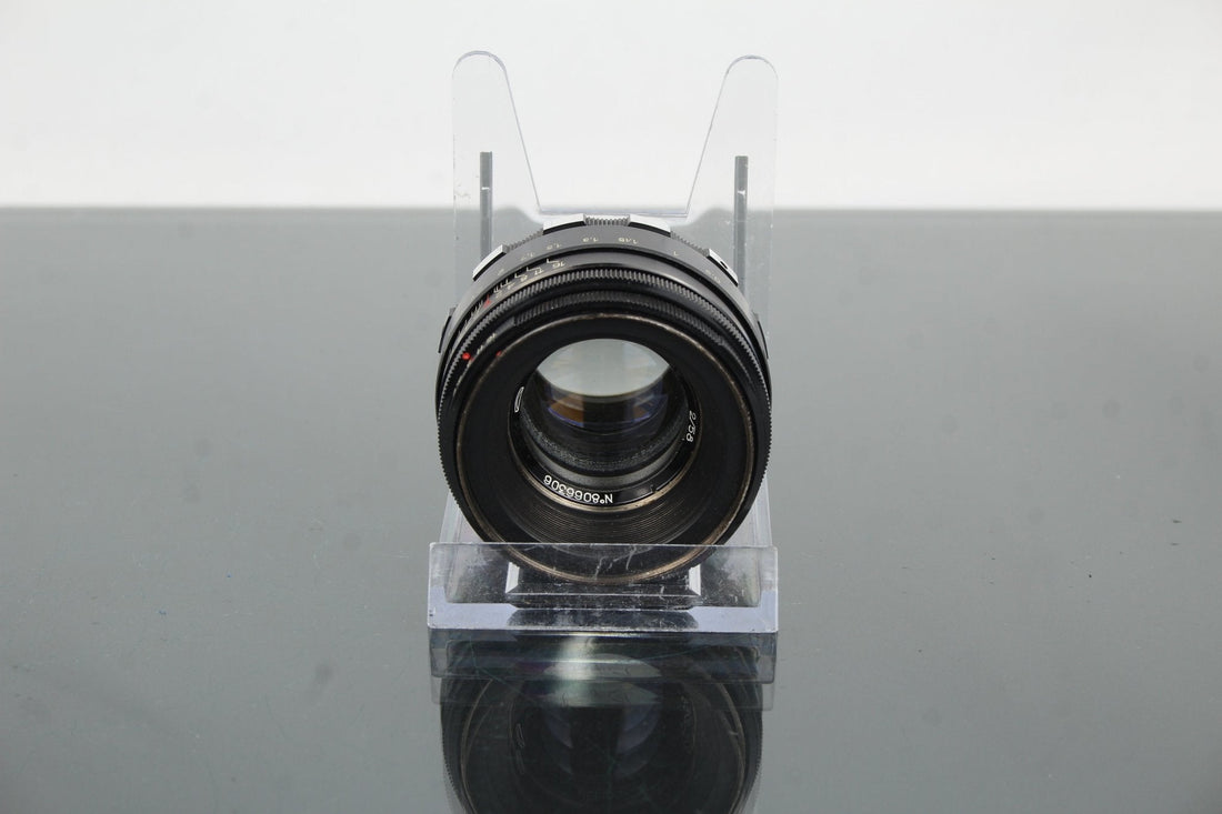Helios-44 2/58 Lens Review: Vintage Swirl Bokeh in 2025 - Dutch|Thrift