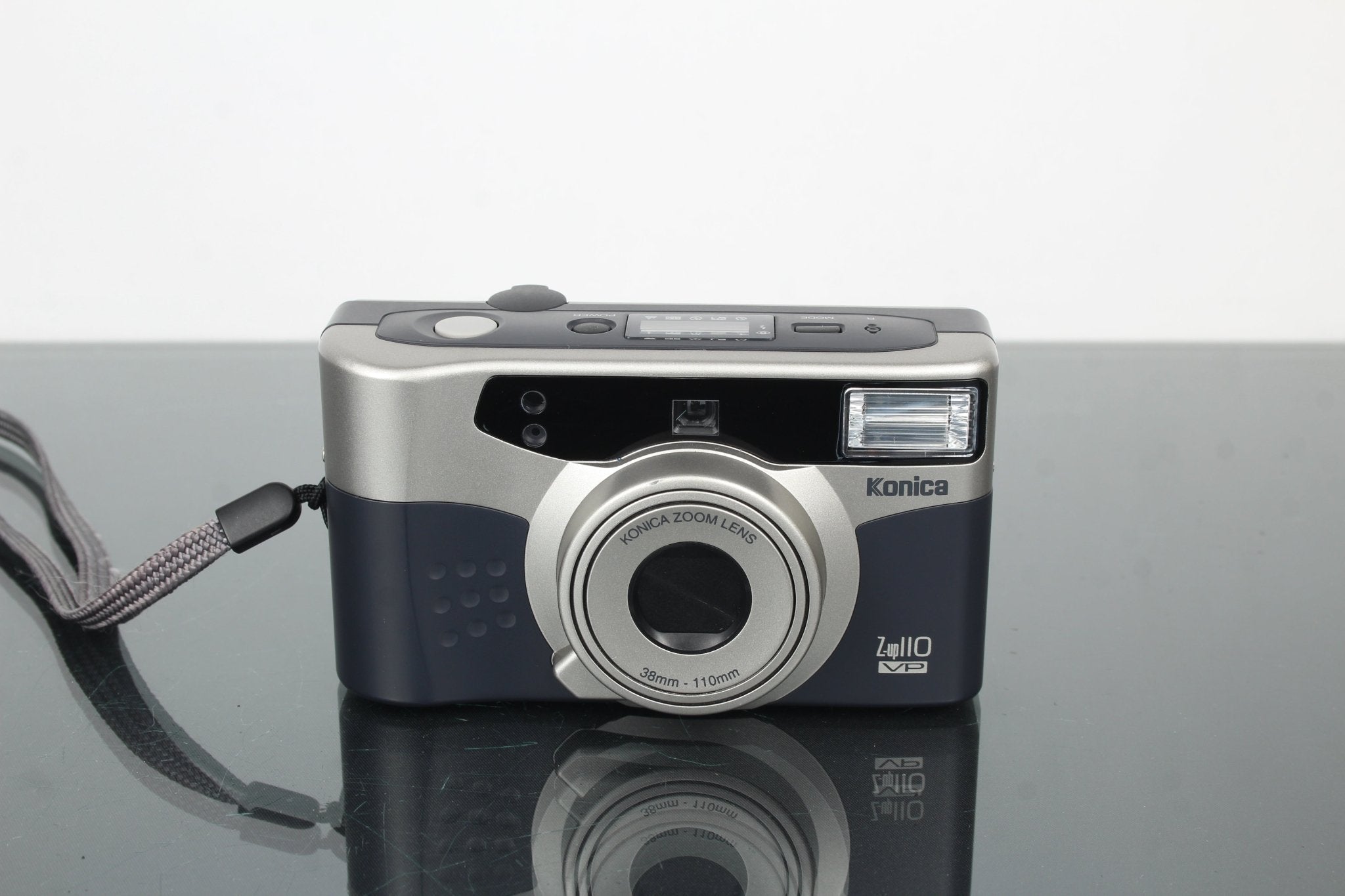 Konica Z-up 110VP Review: Compact Point & Shoot Charm – Dutch|Thrift
