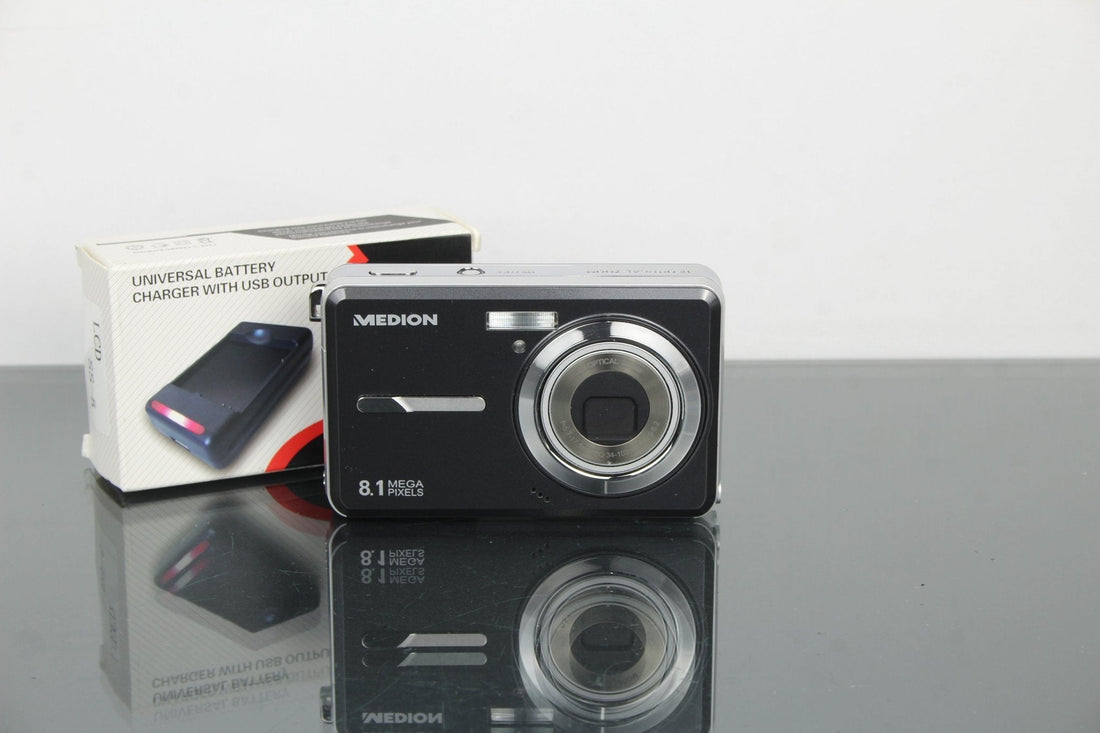 Medion MD85860 Review: Vintage Digital Compact Creativity in 2025 - Dutch|Thrift