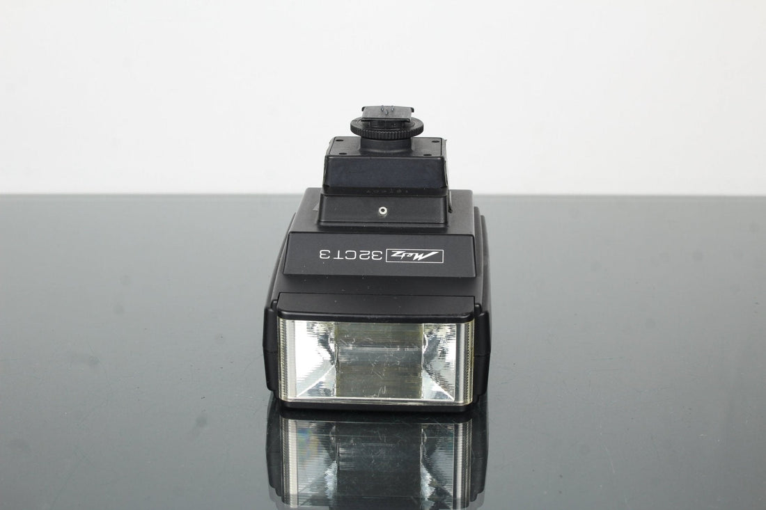 Metz 32 CT 3 Flash Review: Vintage Power for Modern Creators - Dutch|Thrift