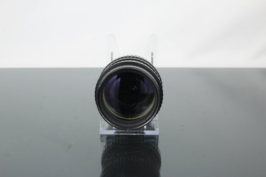 Meyer-Optik Görlitz Orestor 2.8/135 Vintage Lens Review - Dutch|Thrift