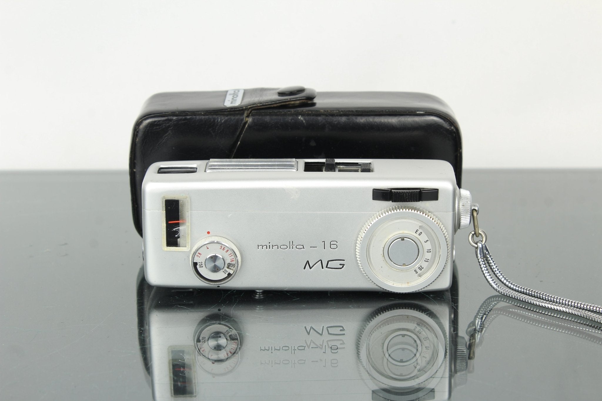フィルムカメラ Minolta-16 minolta-16-mg-the-subminiature