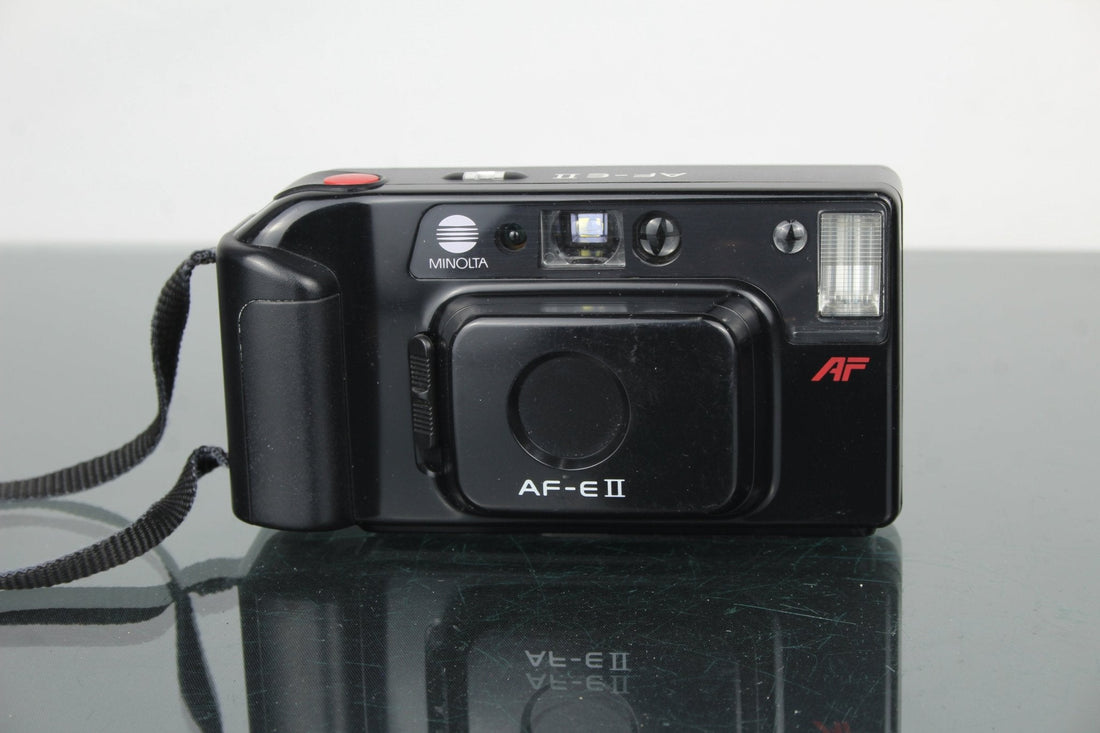Minolta AF-E II Review: The 35mm Point & Shoot That Just Works - Dutch|Thrift