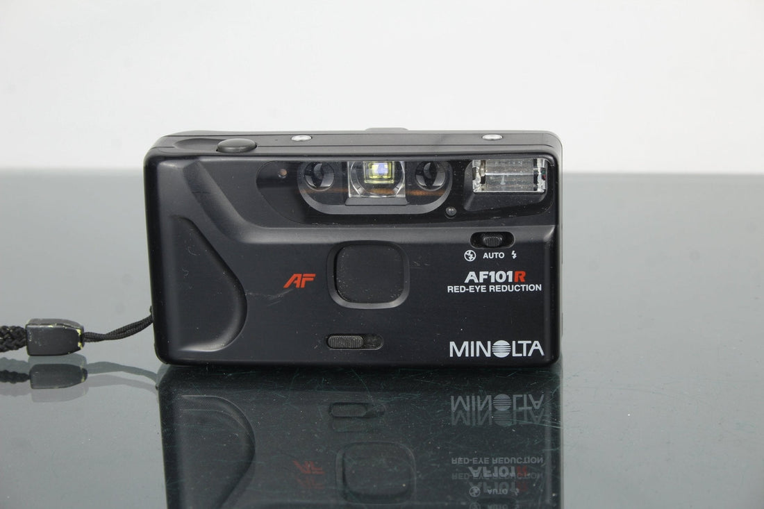 Minolta AF101R Review: Compact 35mm Point-and-Shoot Gem - Dutch|Thrift