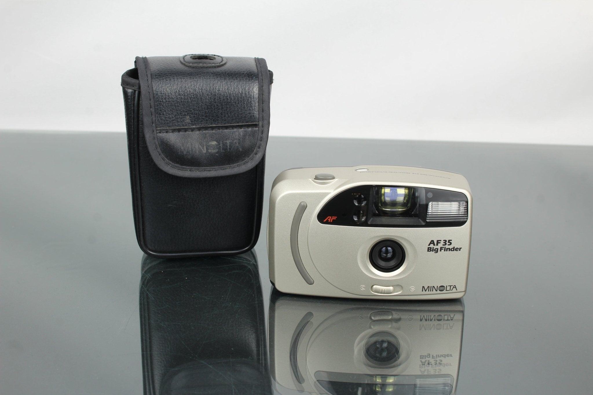 Recensione Minolta AF35 BigFinder: Classico Compatto per Amanti